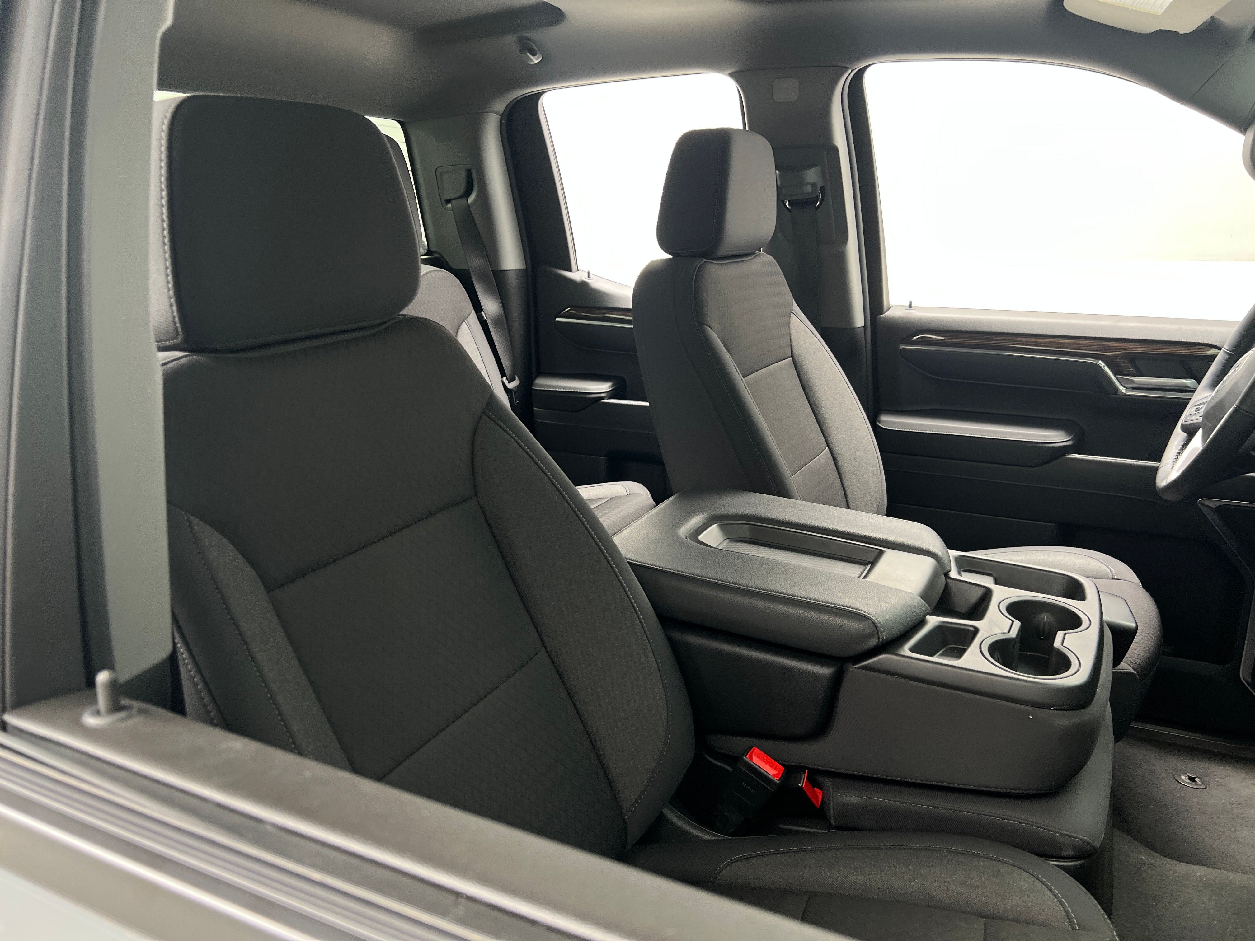 2024 GMC Sierra 1500 Elevation 2