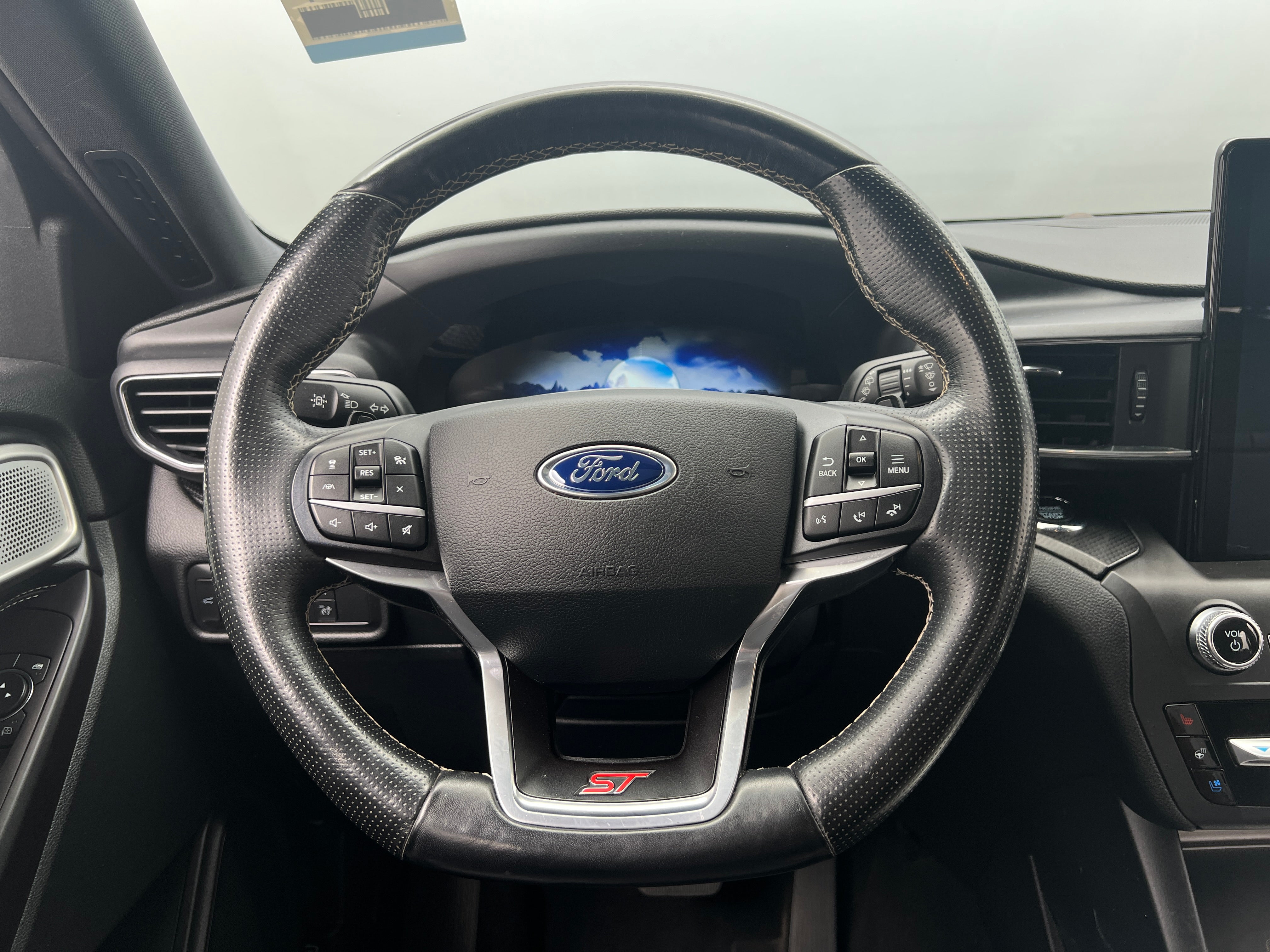 2020 Ford Explorer ST 4