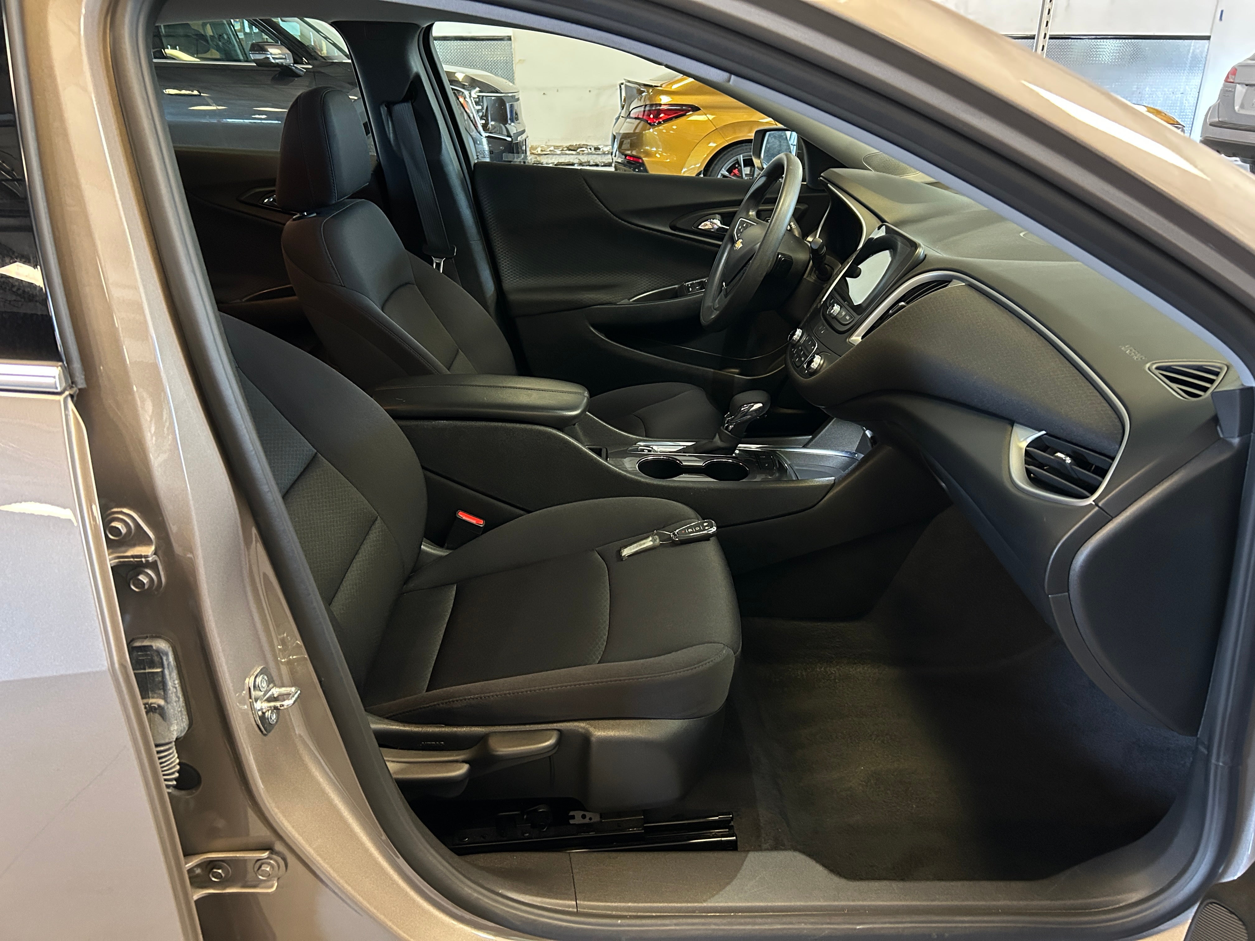 2023 Chevrolet Malibu LT 2