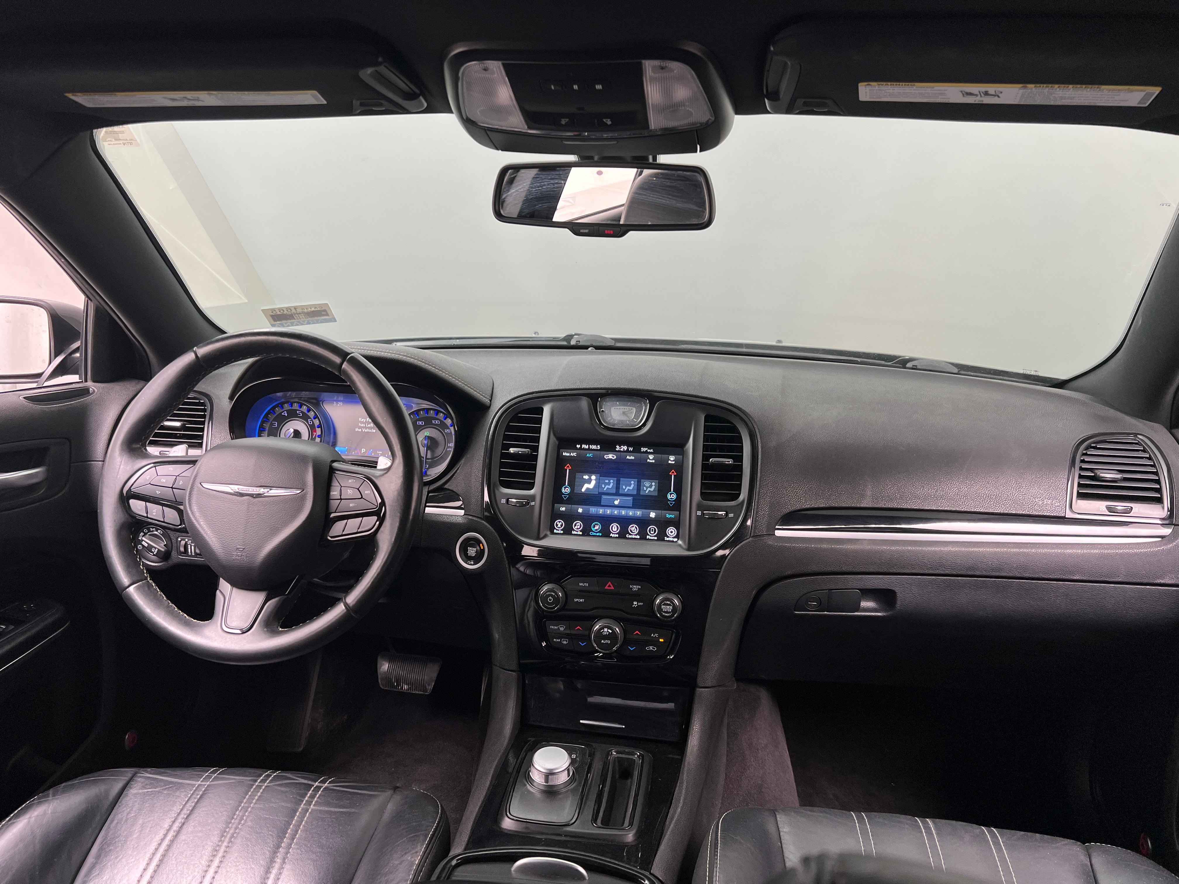2017 Chrysler 300 S 3