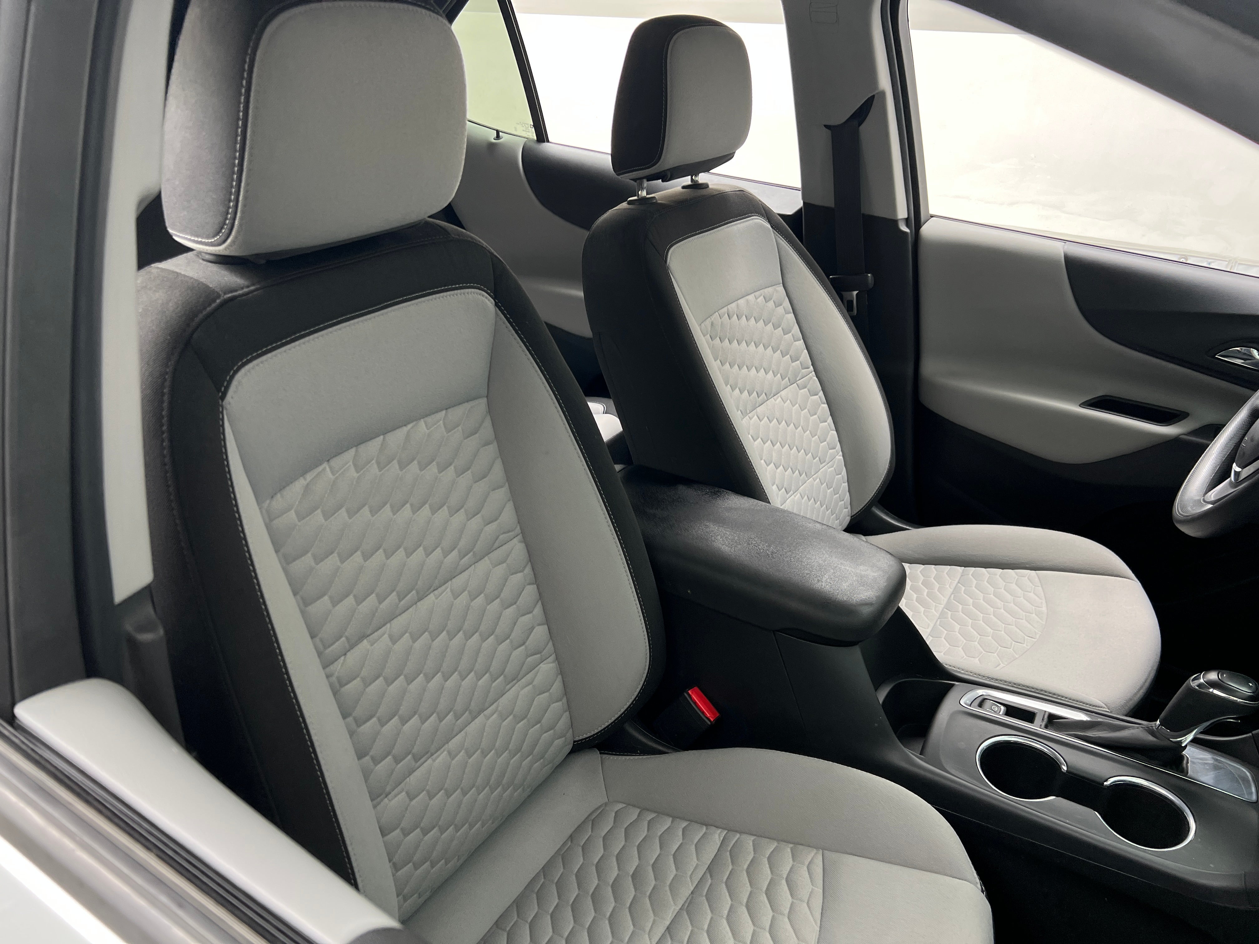 2020 Chevrolet Equinox LS 2