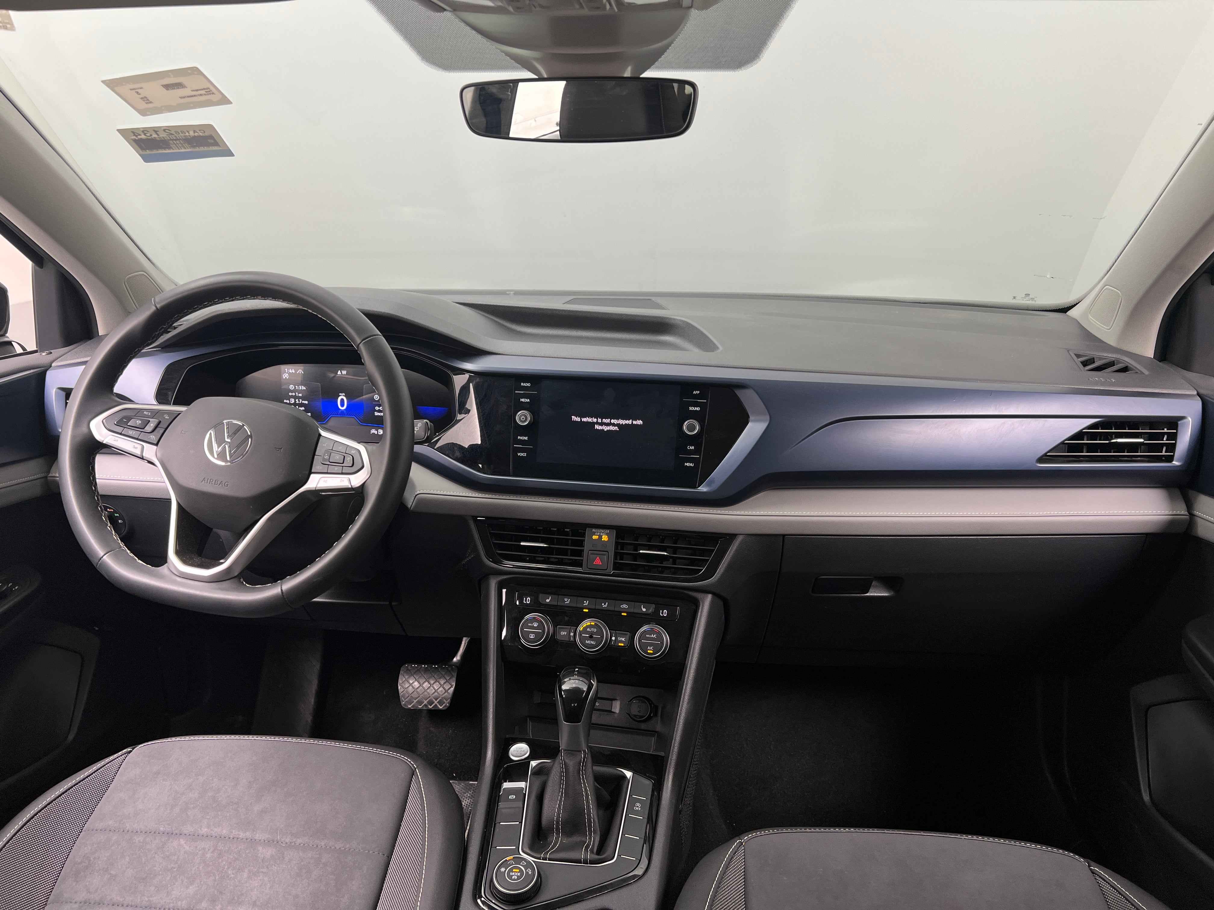 2024 Volkswagen Taos SE 3