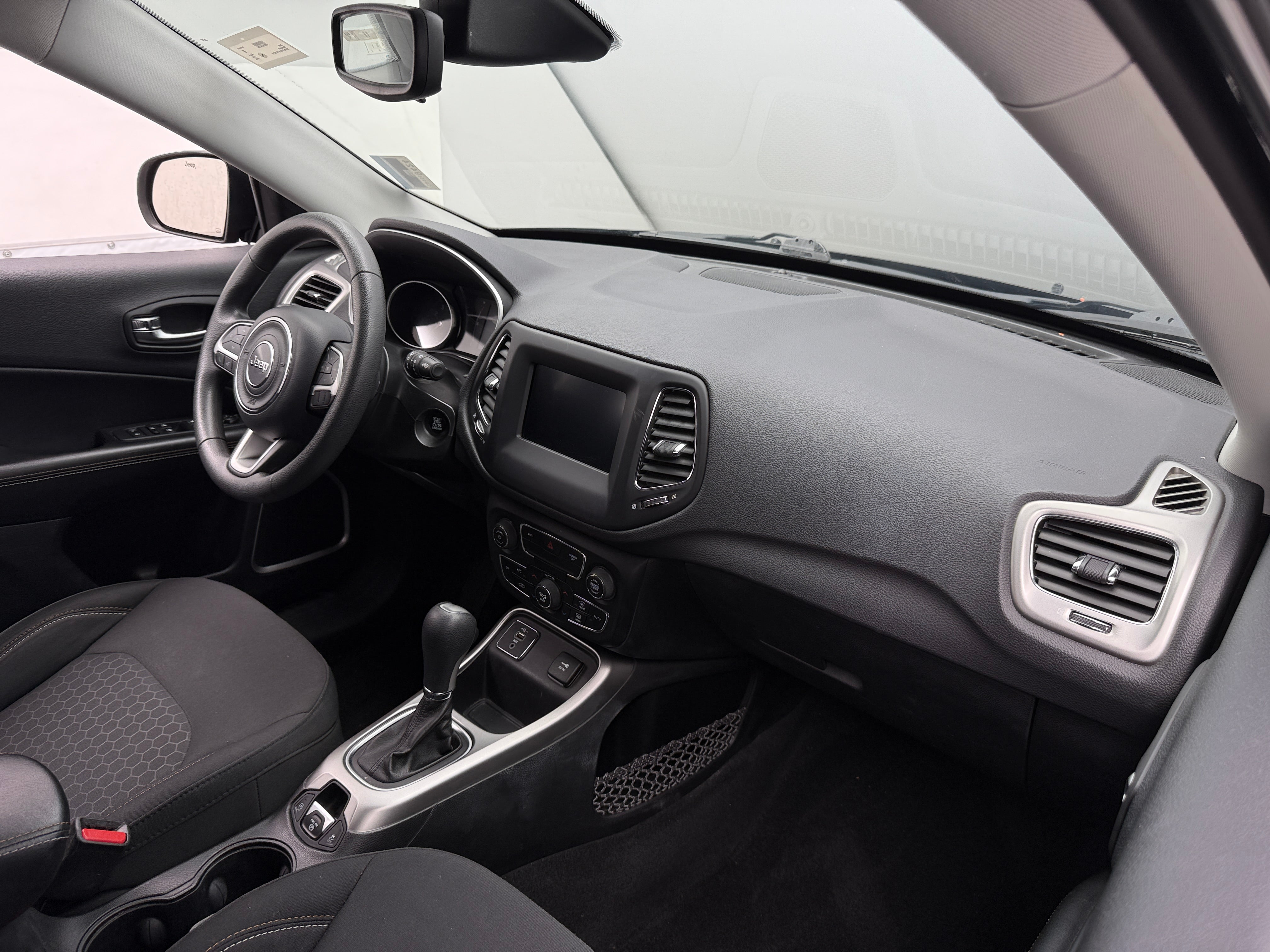 2019 Jeep Compass Sport 3