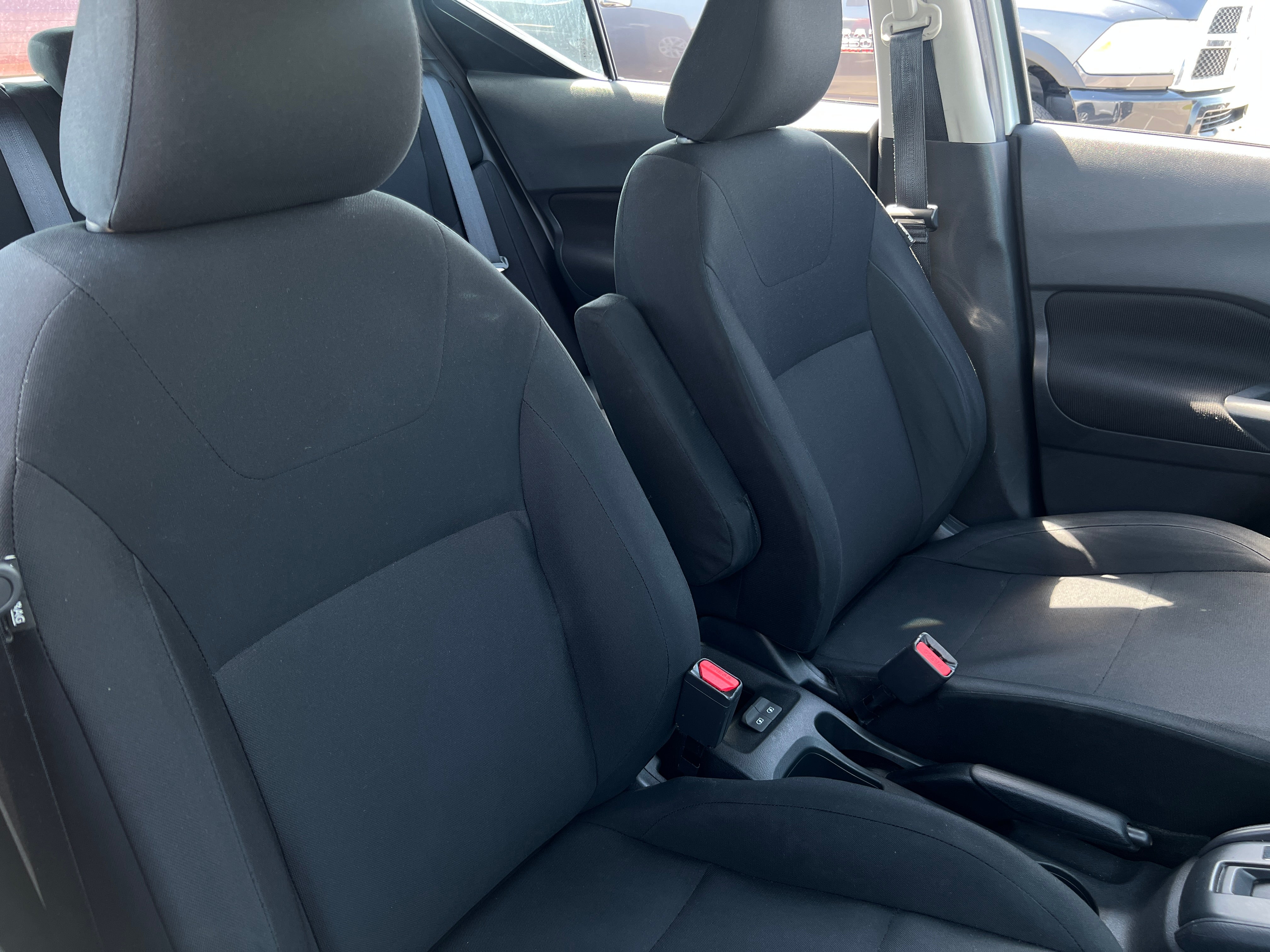 2023 Nissan Kicks S 2