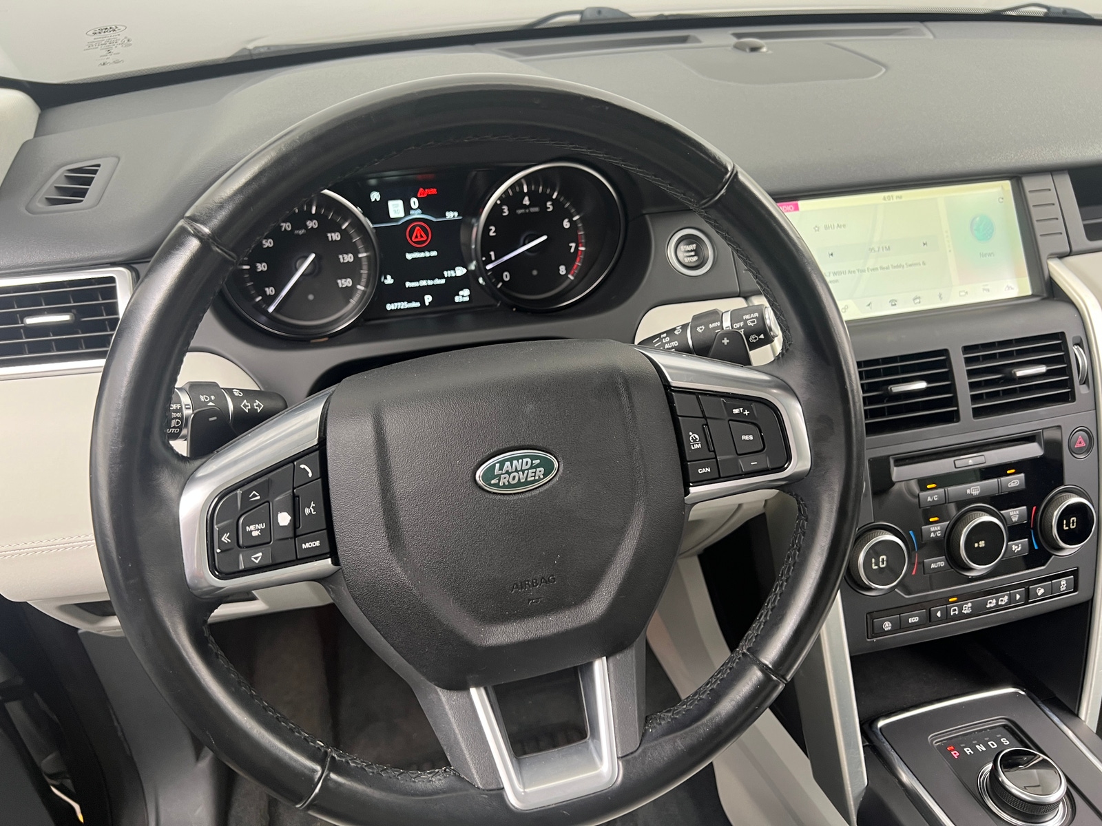 Thumbnail: 2019 Land Rover Discovery Sport - 4