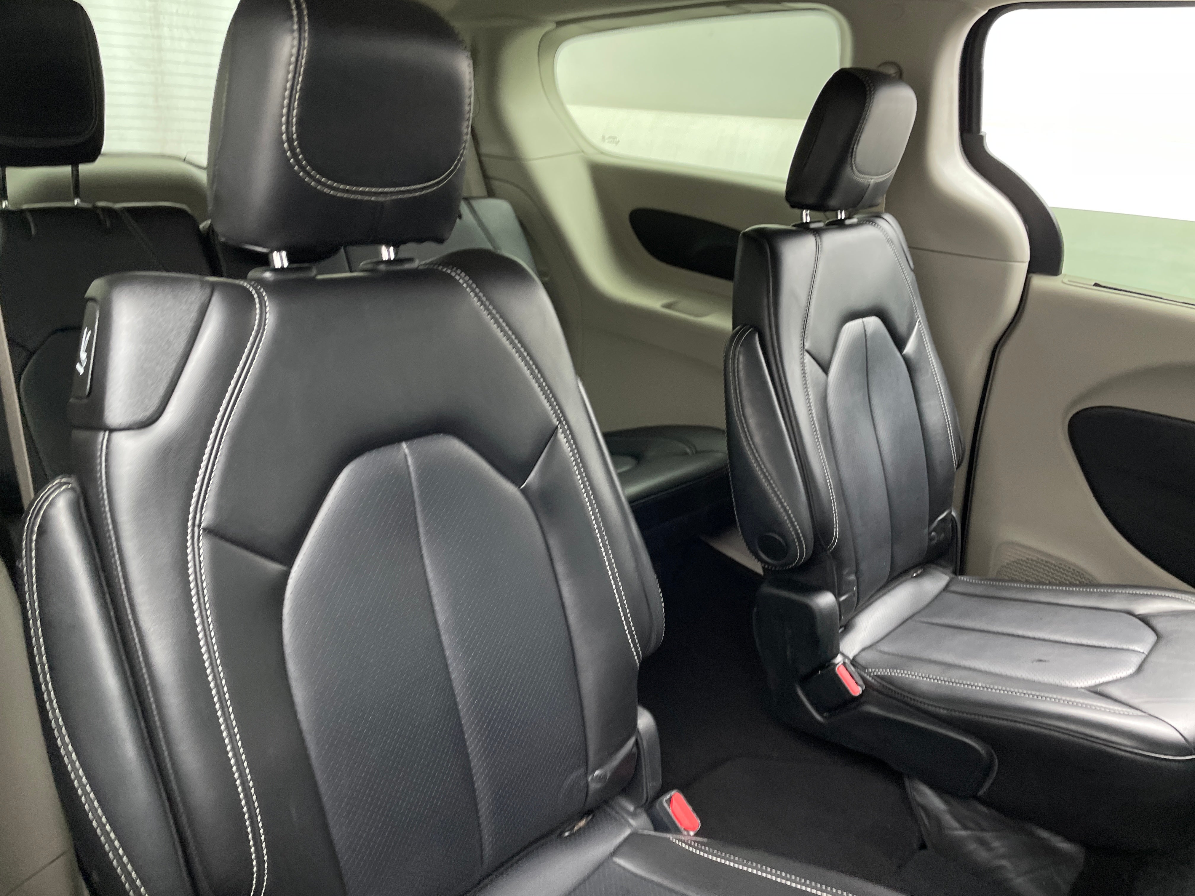 2023 Chrysler Pacifica Touring L 5