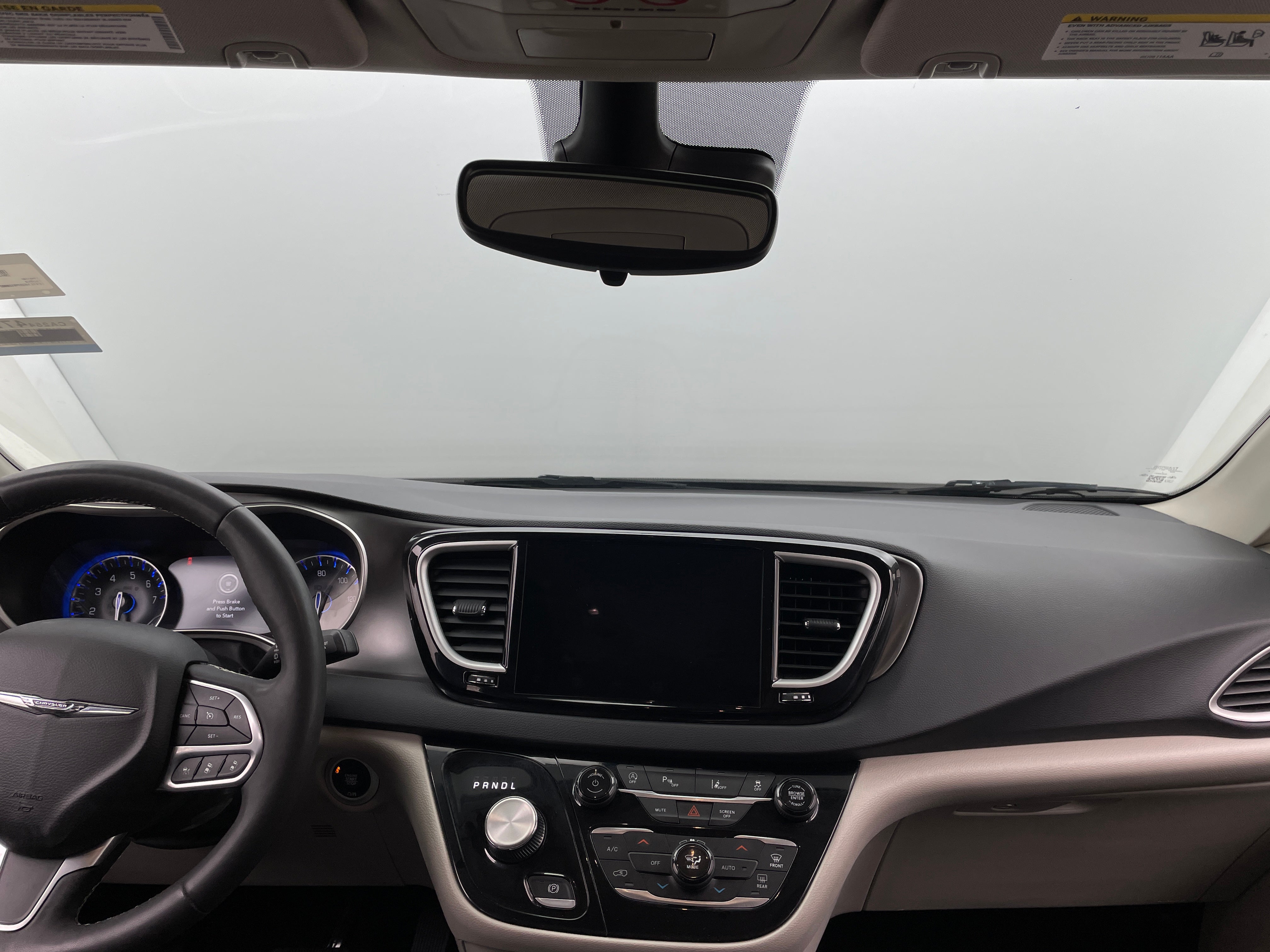 2023 Chrysler Pacifica Touring L 2