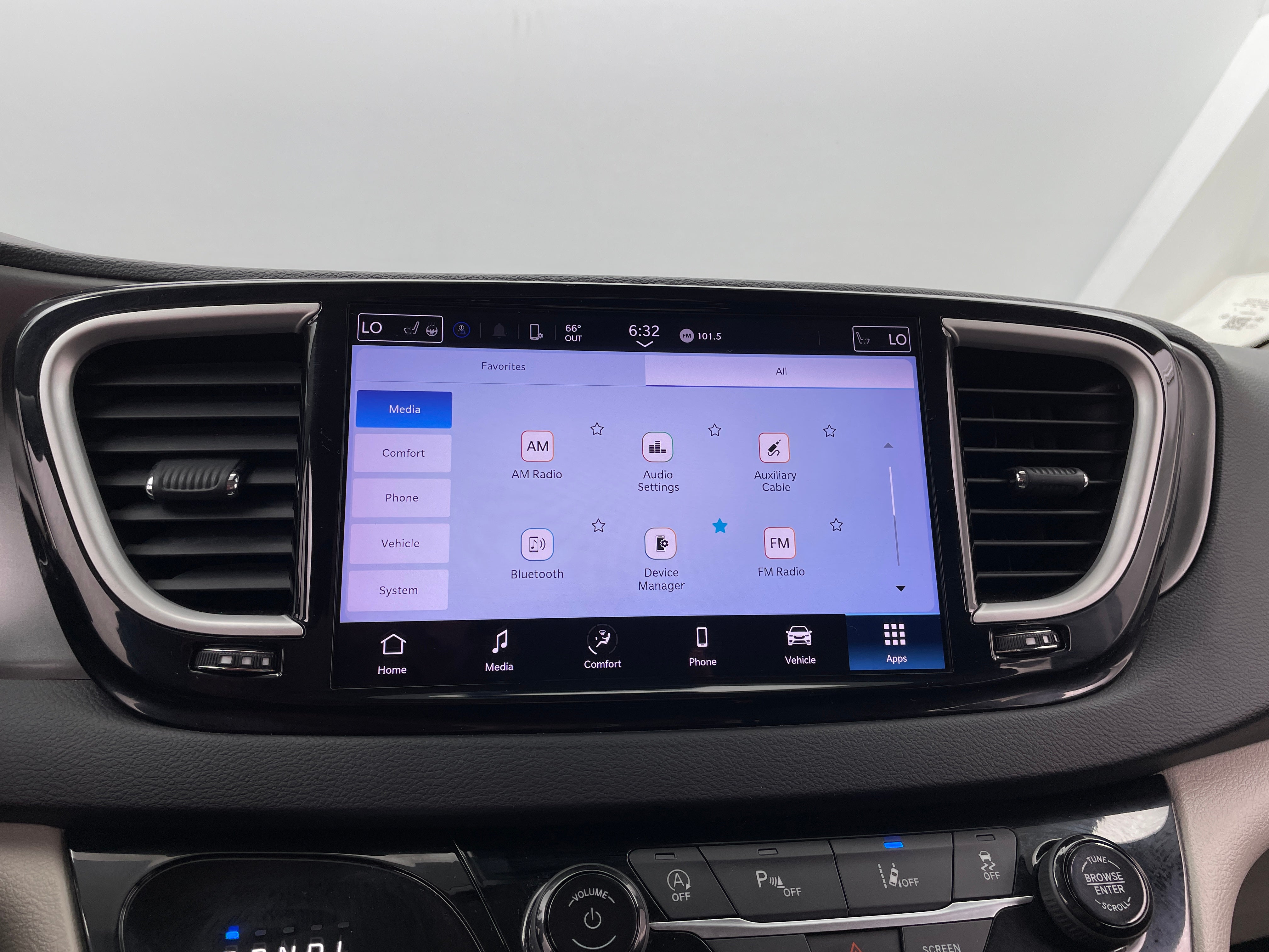 2023 Chrysler Pacifica Touring L 3