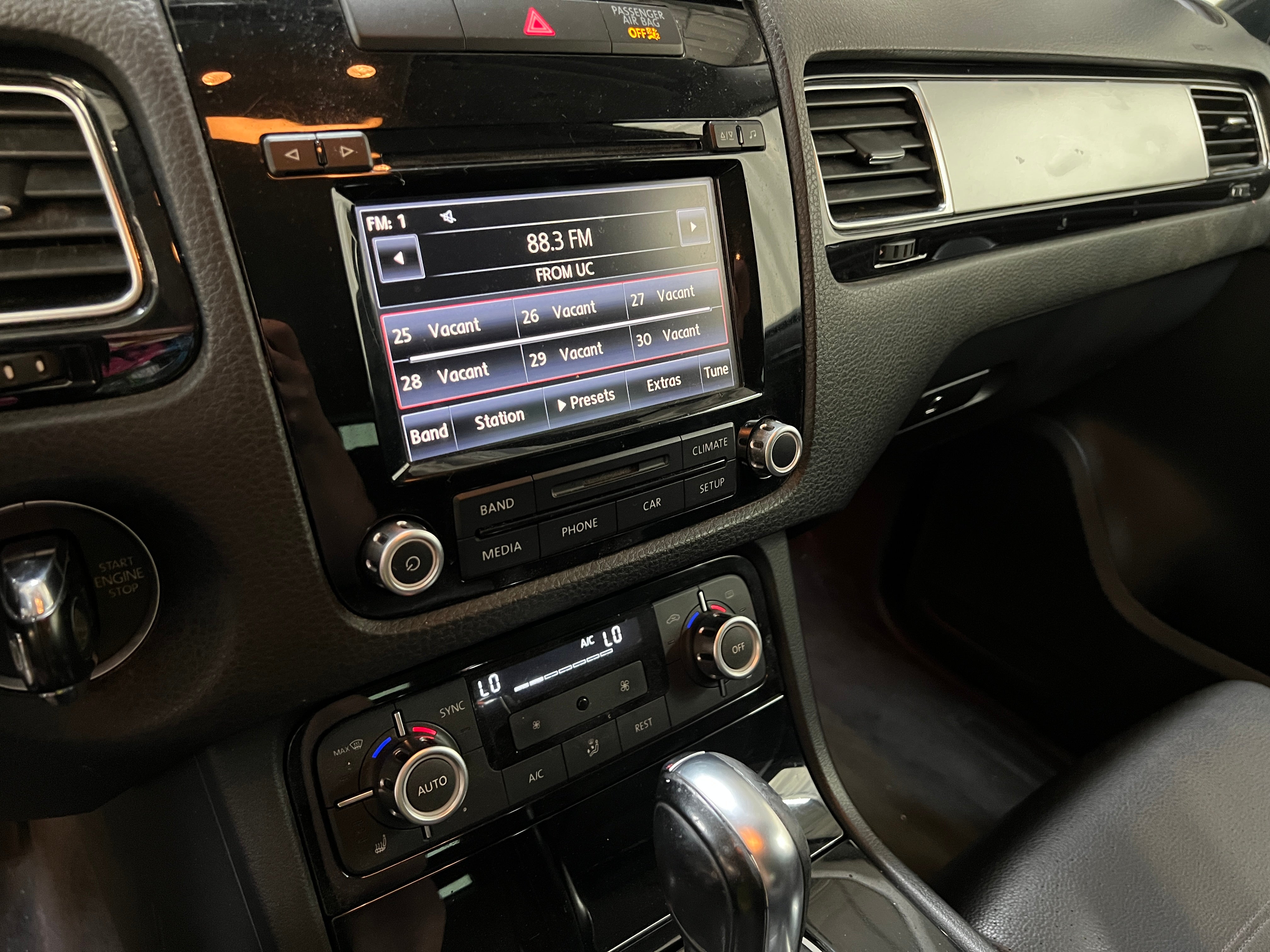 2014 Volkswagen Touareg Sport 4