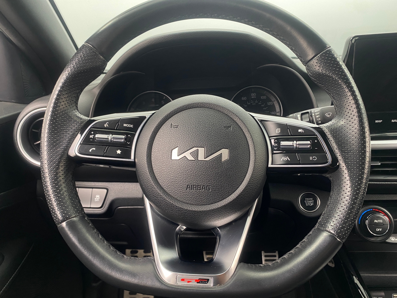 Thumbnail: 2023 Kia Forte - 5