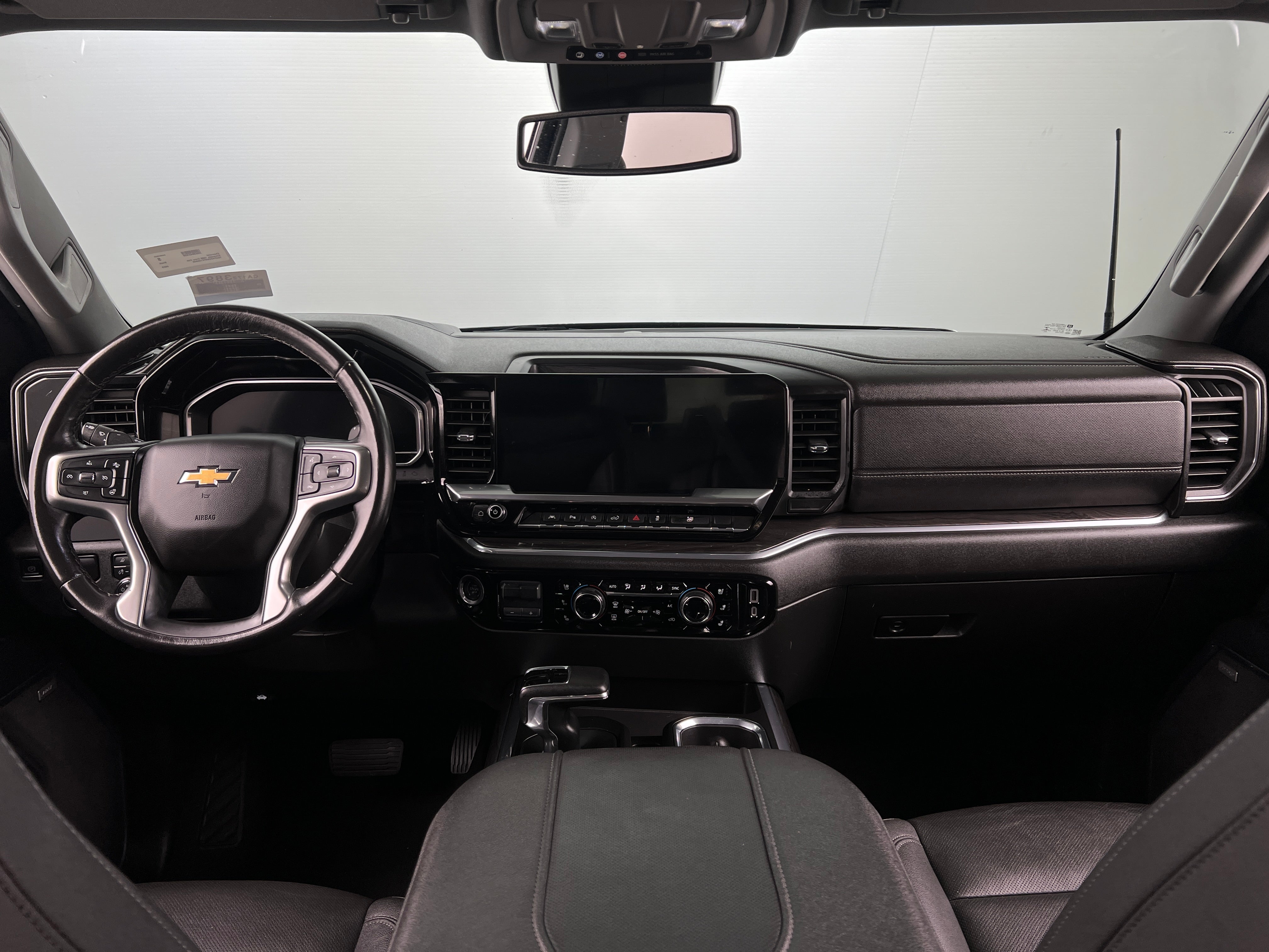 2023 Chevrolet Silverado 1500 LTZ 2