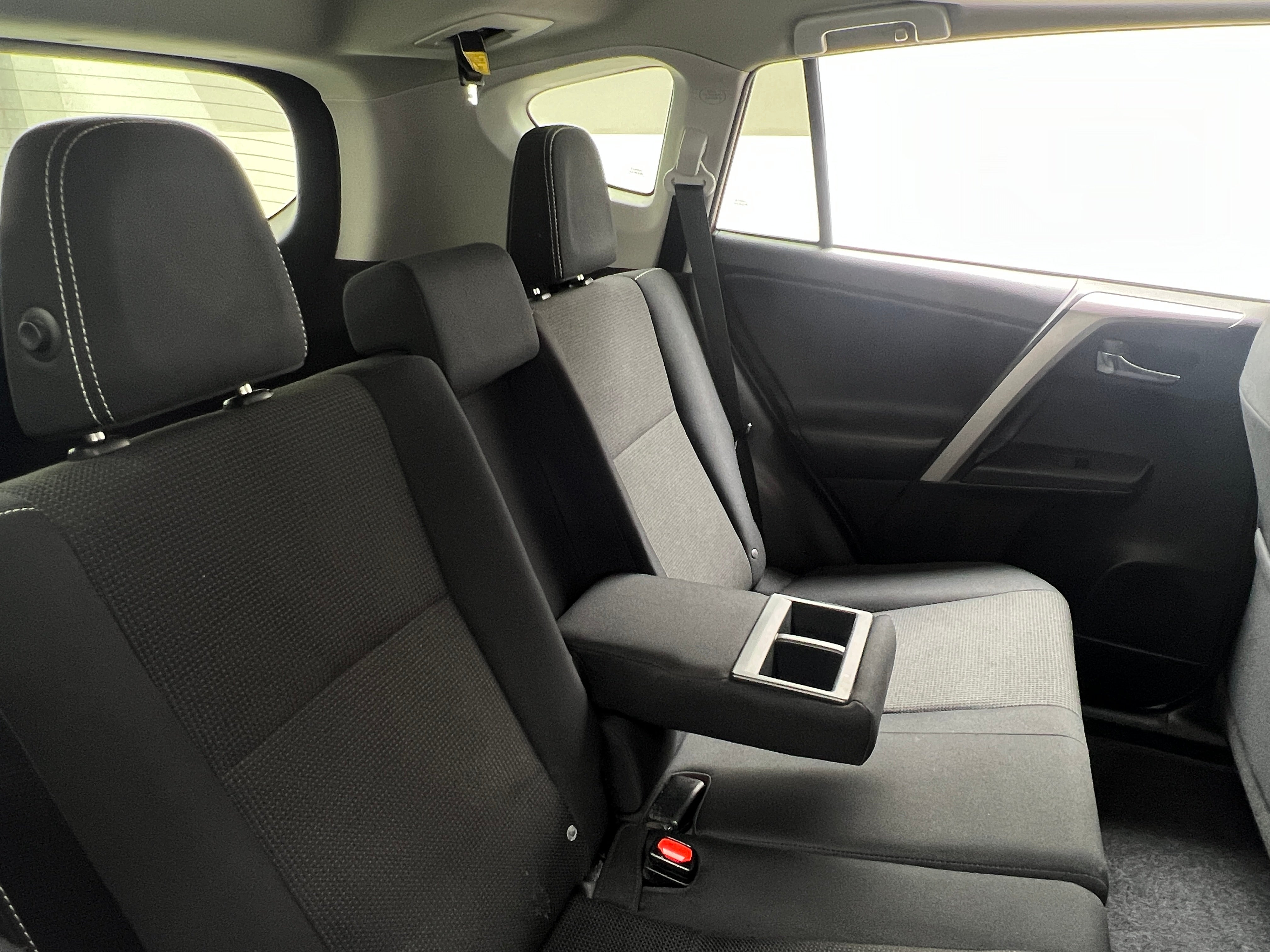 2016 Toyota RAV4 XLE 6