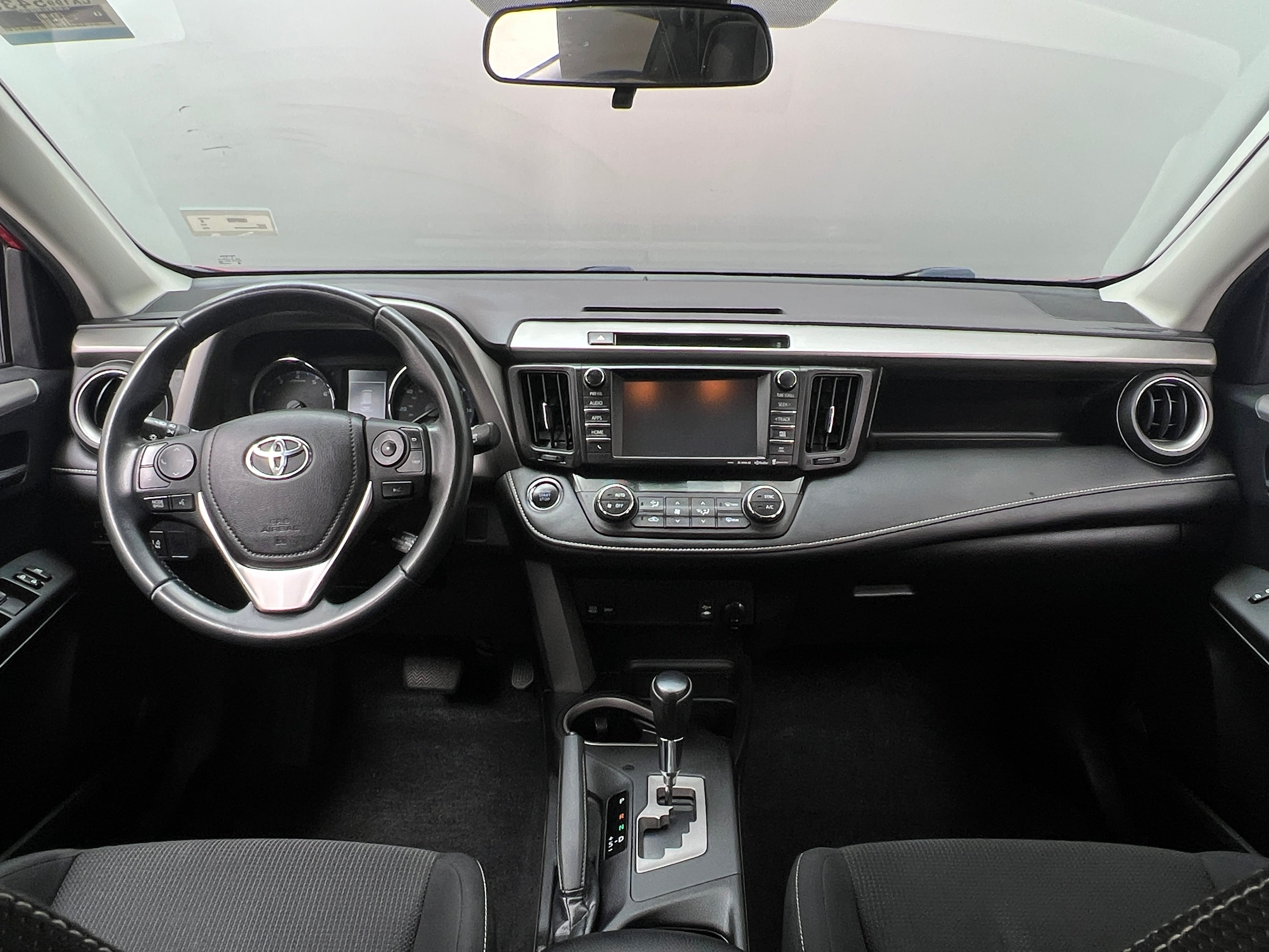 2016 Toyota RAV4 XLE 3