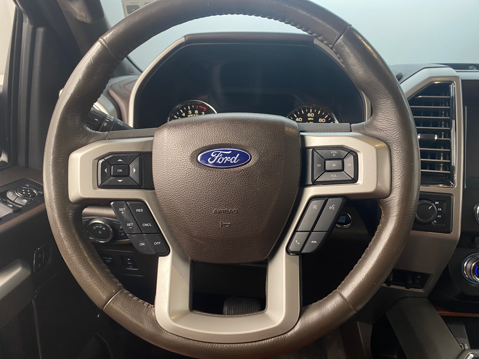 Thumbnail: 2018 Ford Econoline - 4