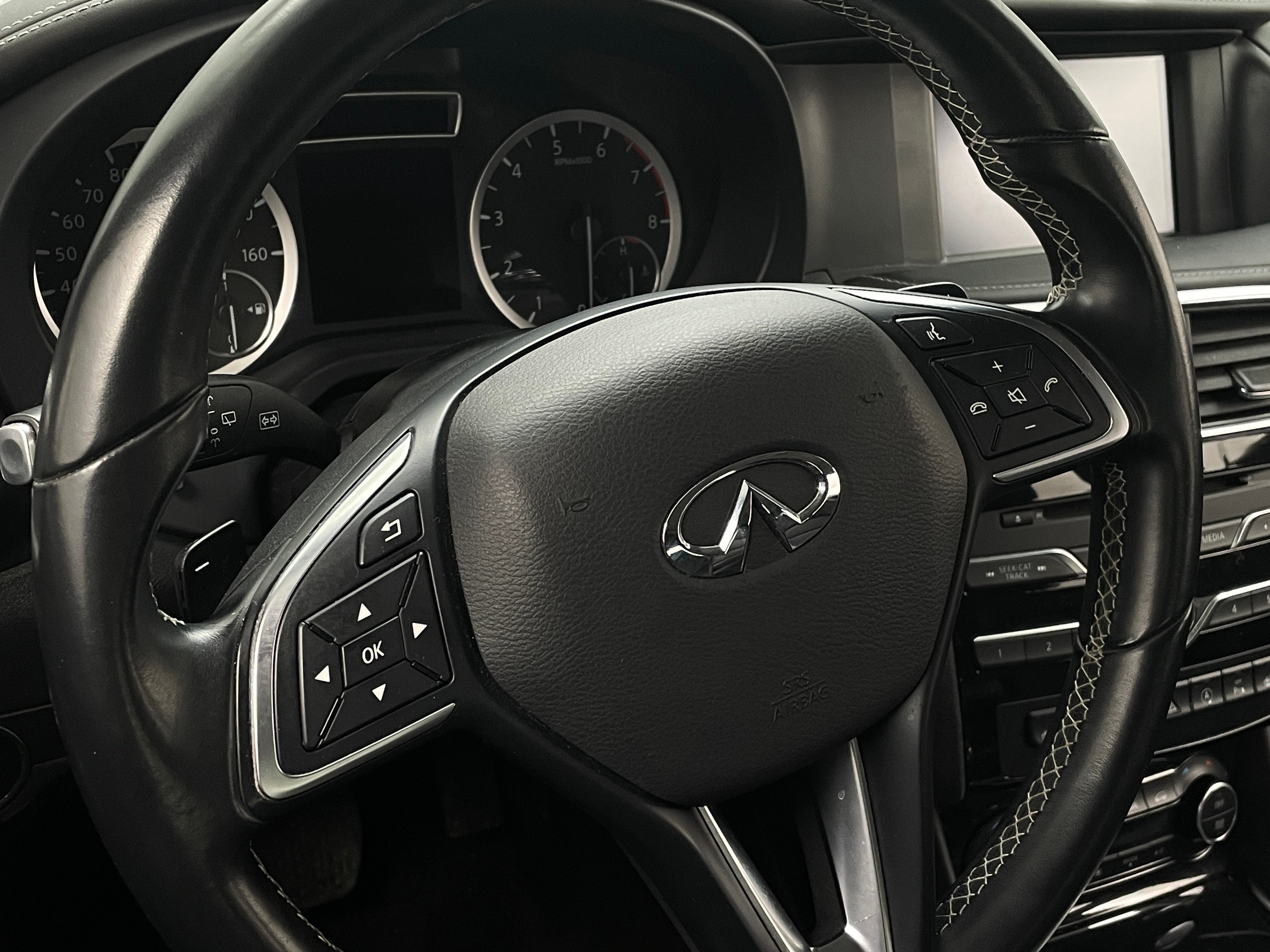 2018 INFINITI QX30 Premium 4