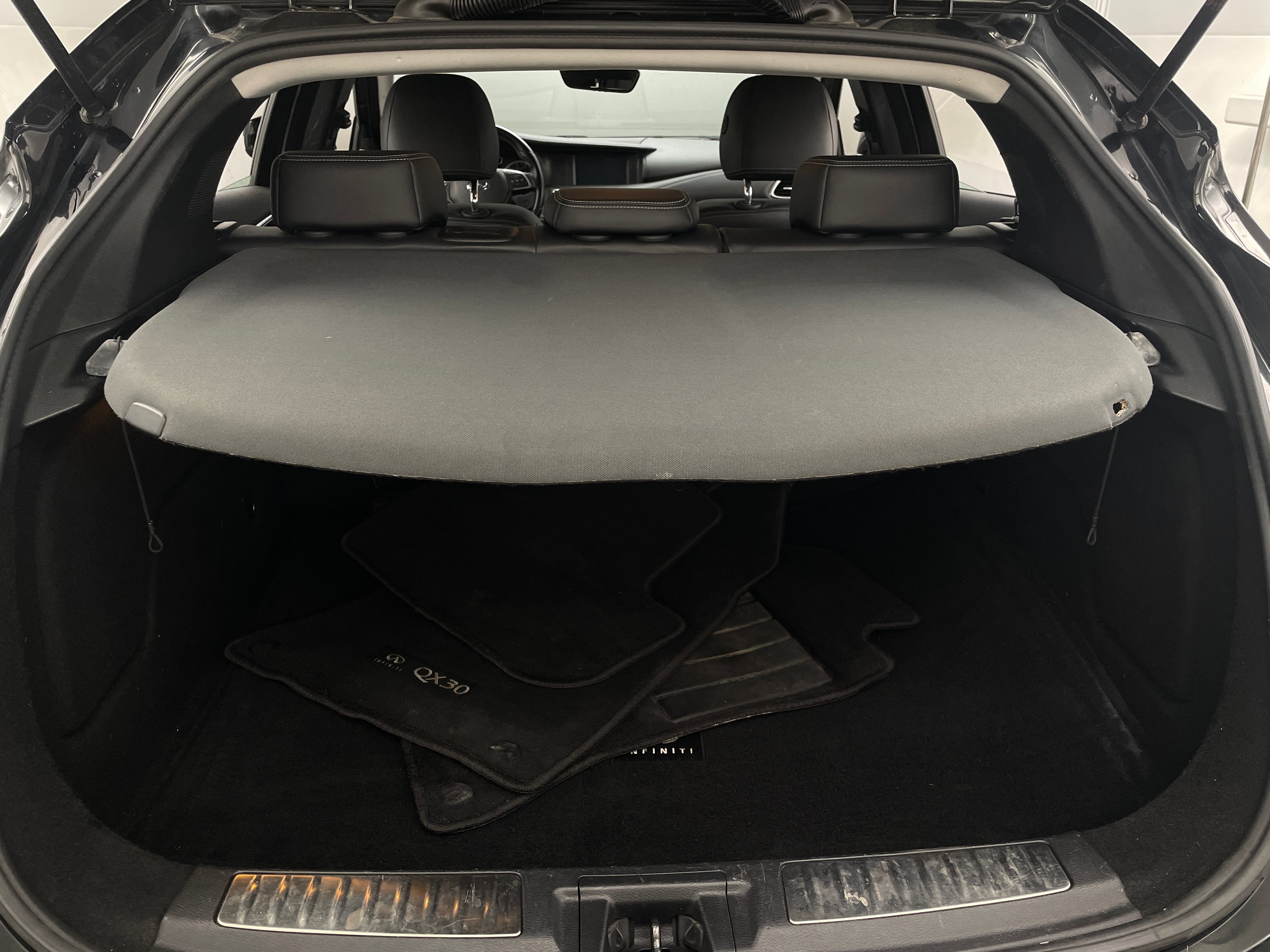 2018 INFINITI QX30 Premium 6
