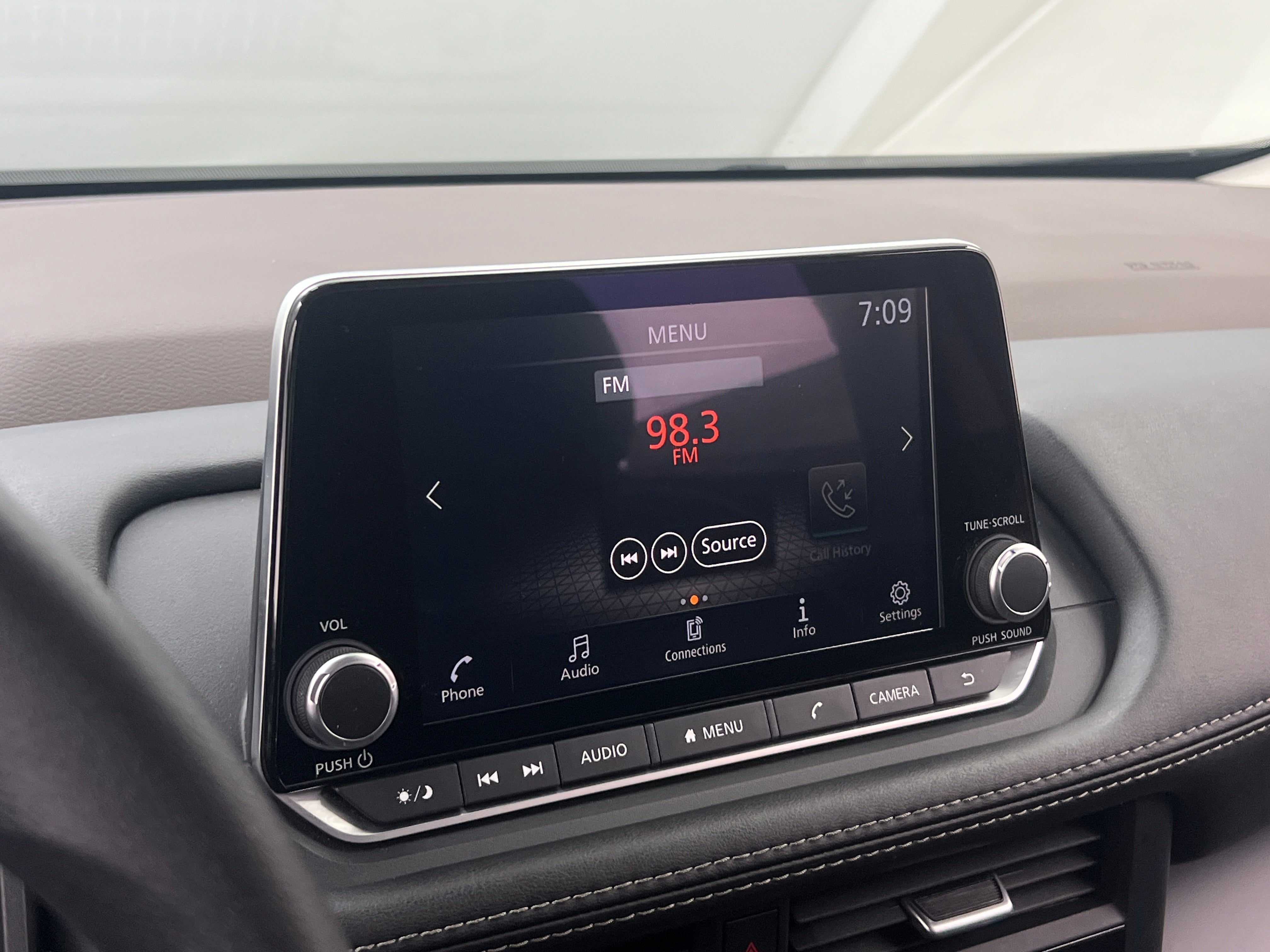 2023 Nissan Rogue S 4