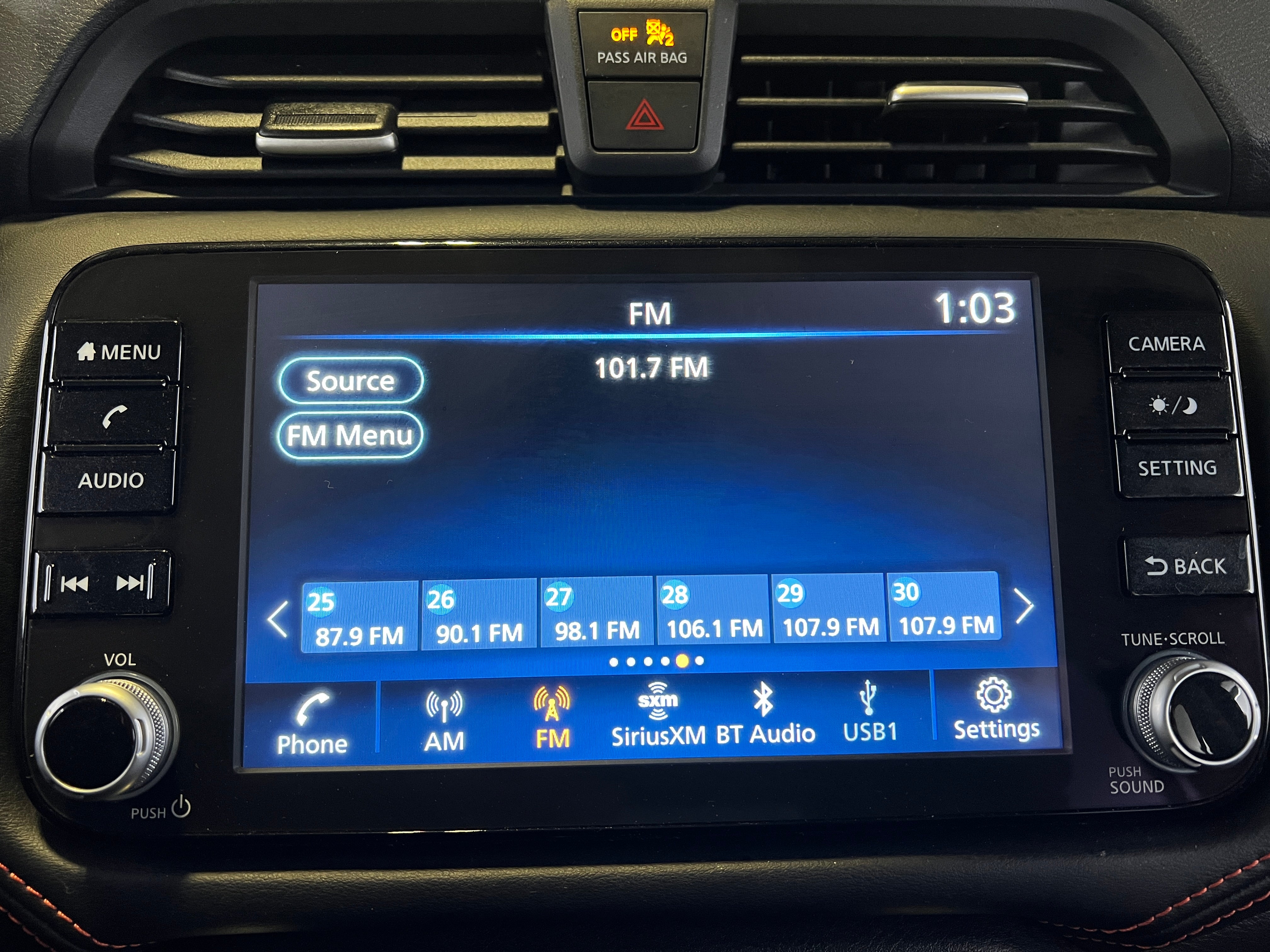 2024 Nissan Versa SR 4