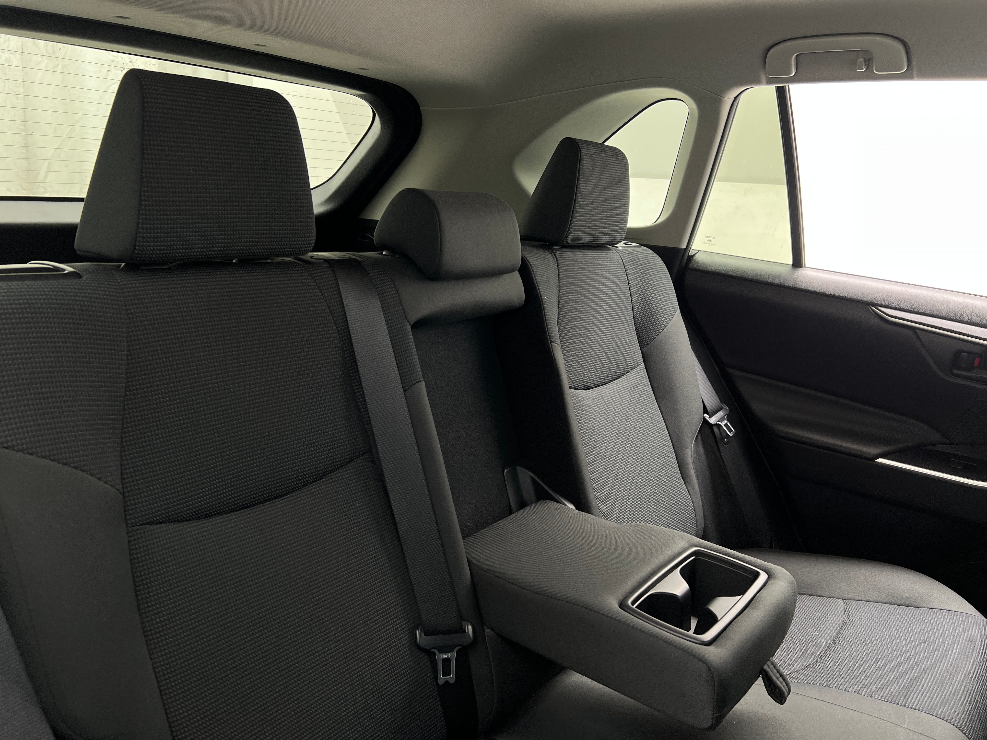 2021 Toyota RAV4 LE 6