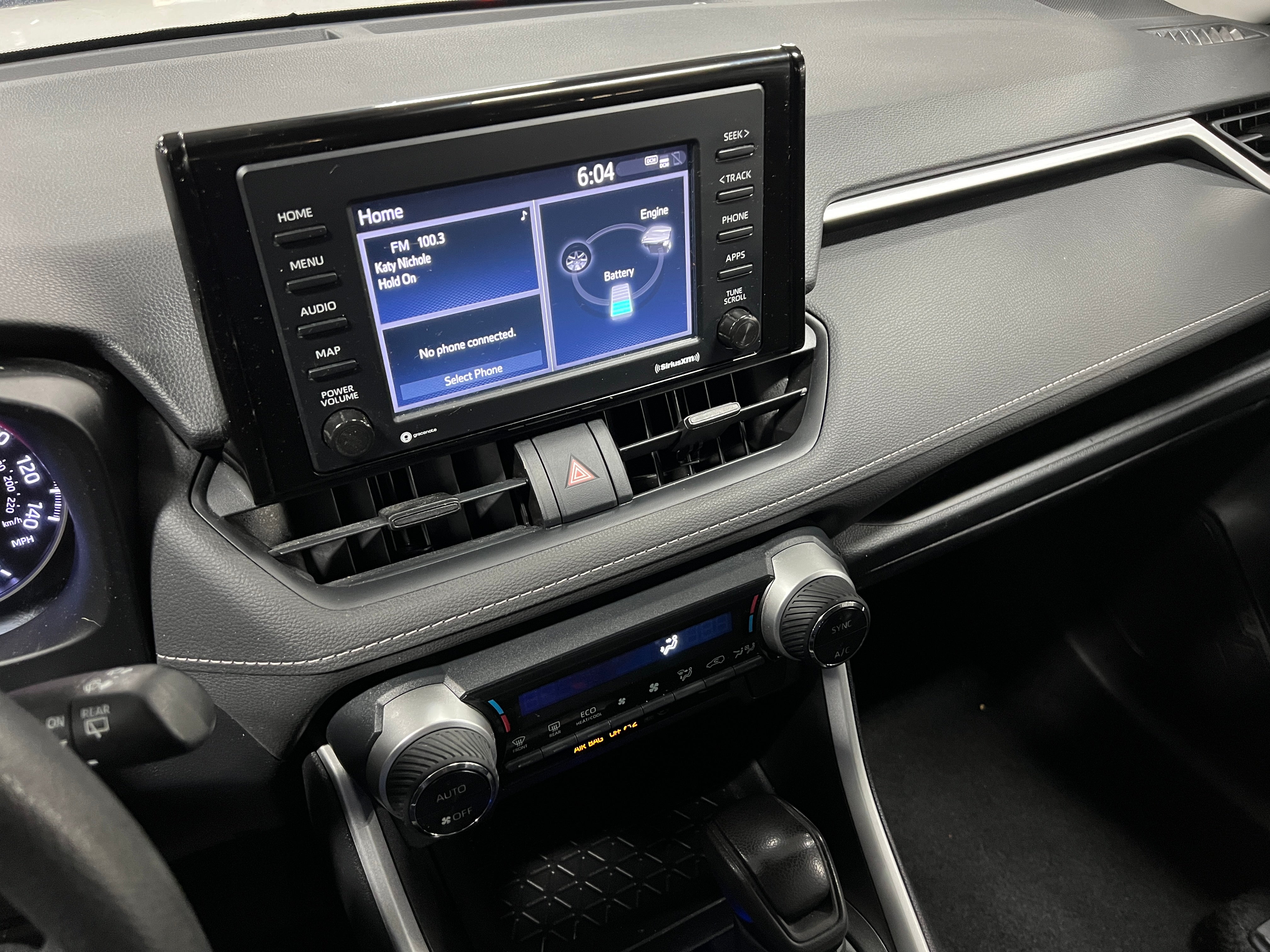 2021 Toyota RAV4 LE 4