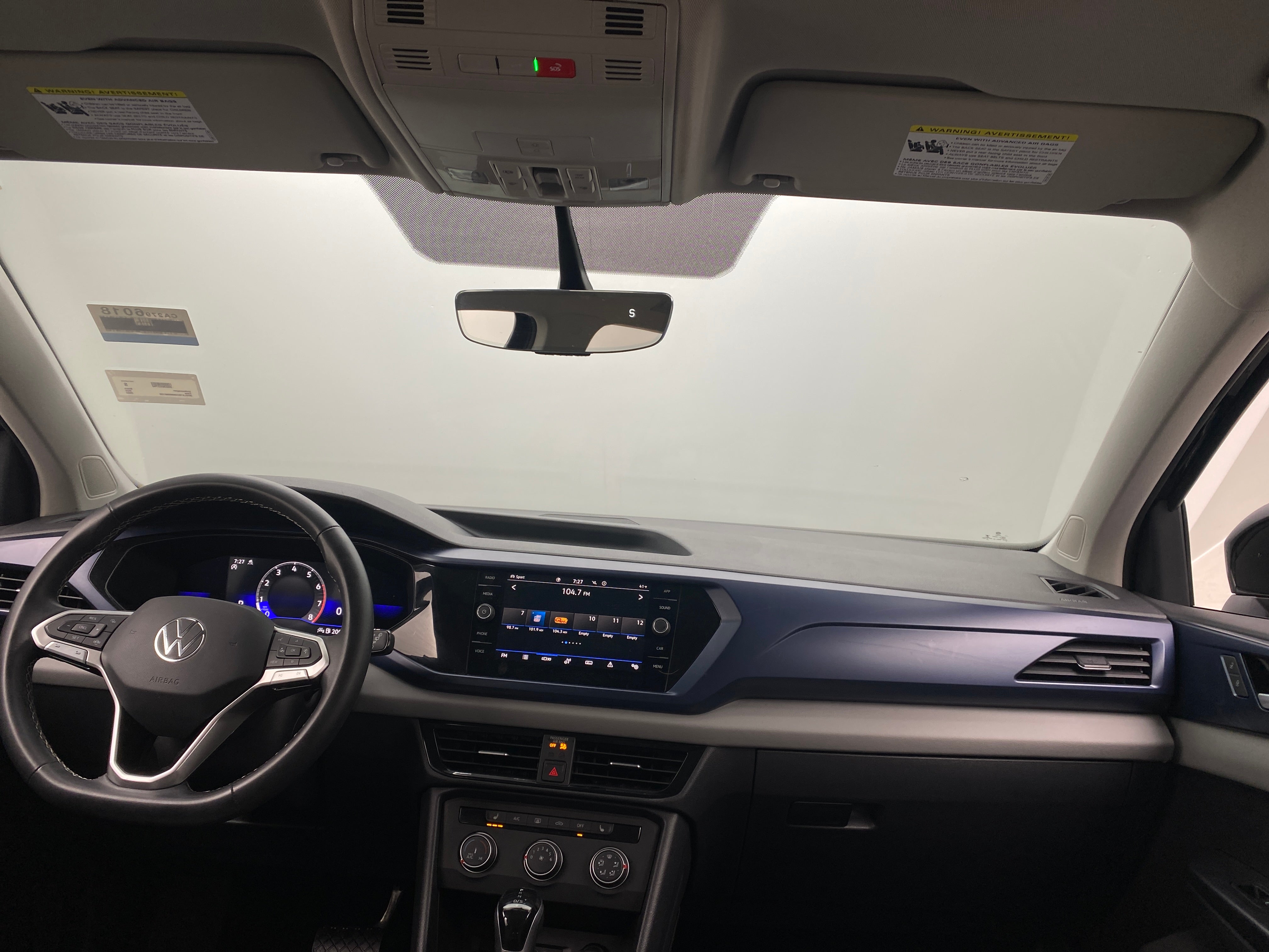 2022 Volkswagen Taos SE 2