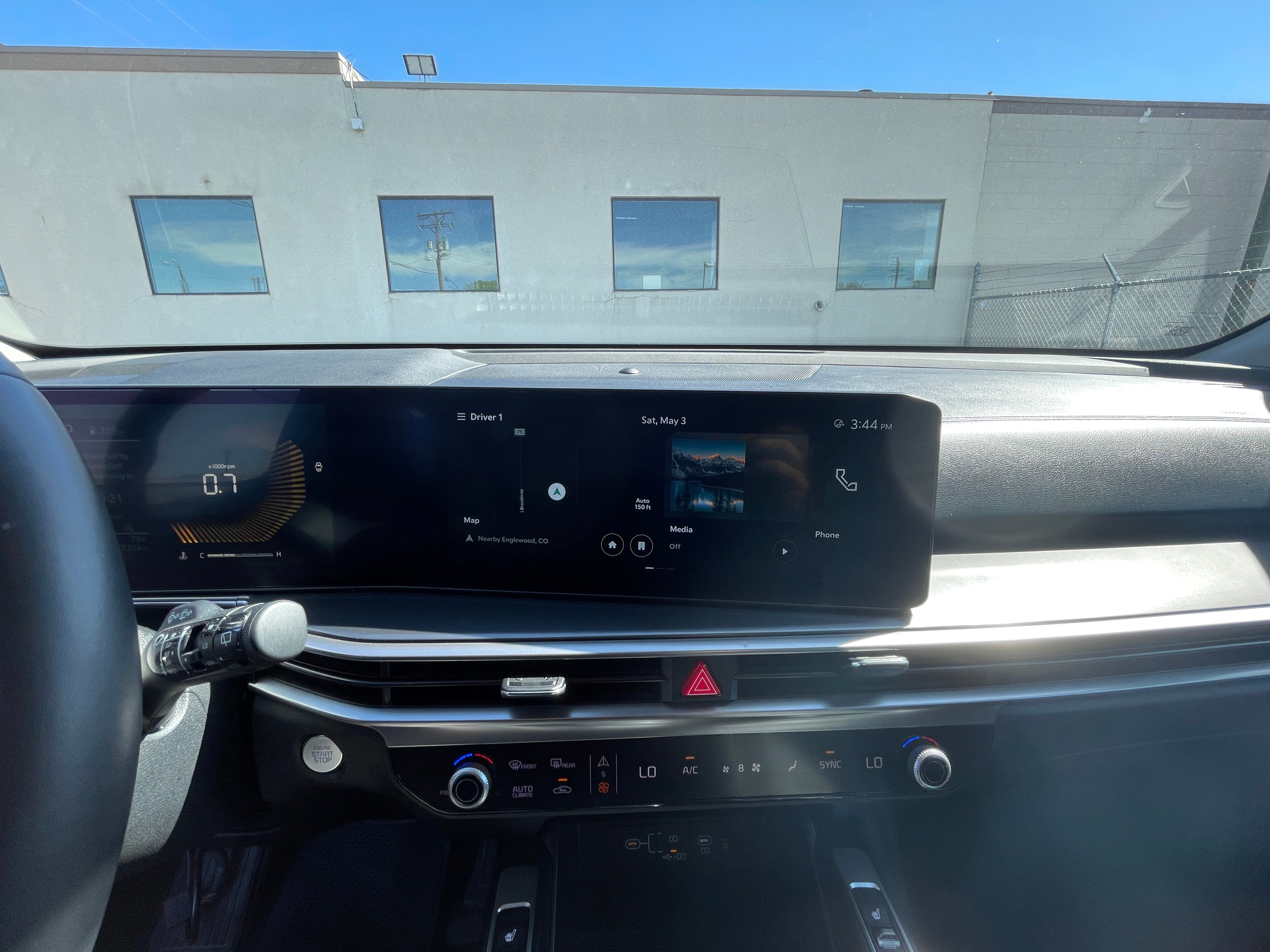2024 Kia Sorento S 4