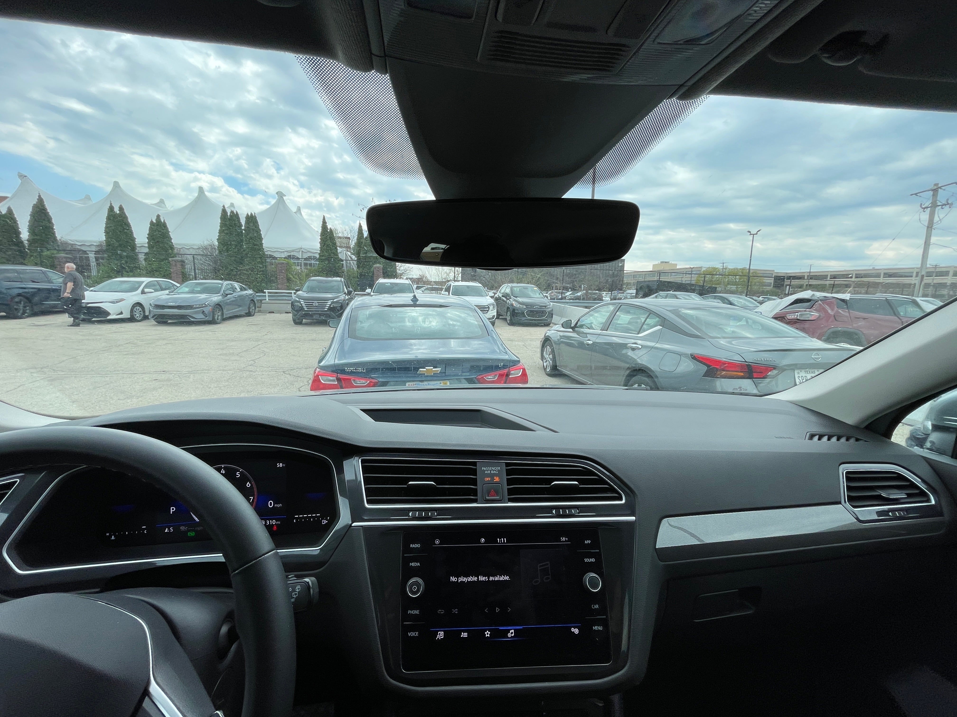 2024 Volkswagen Tiguan SE 2