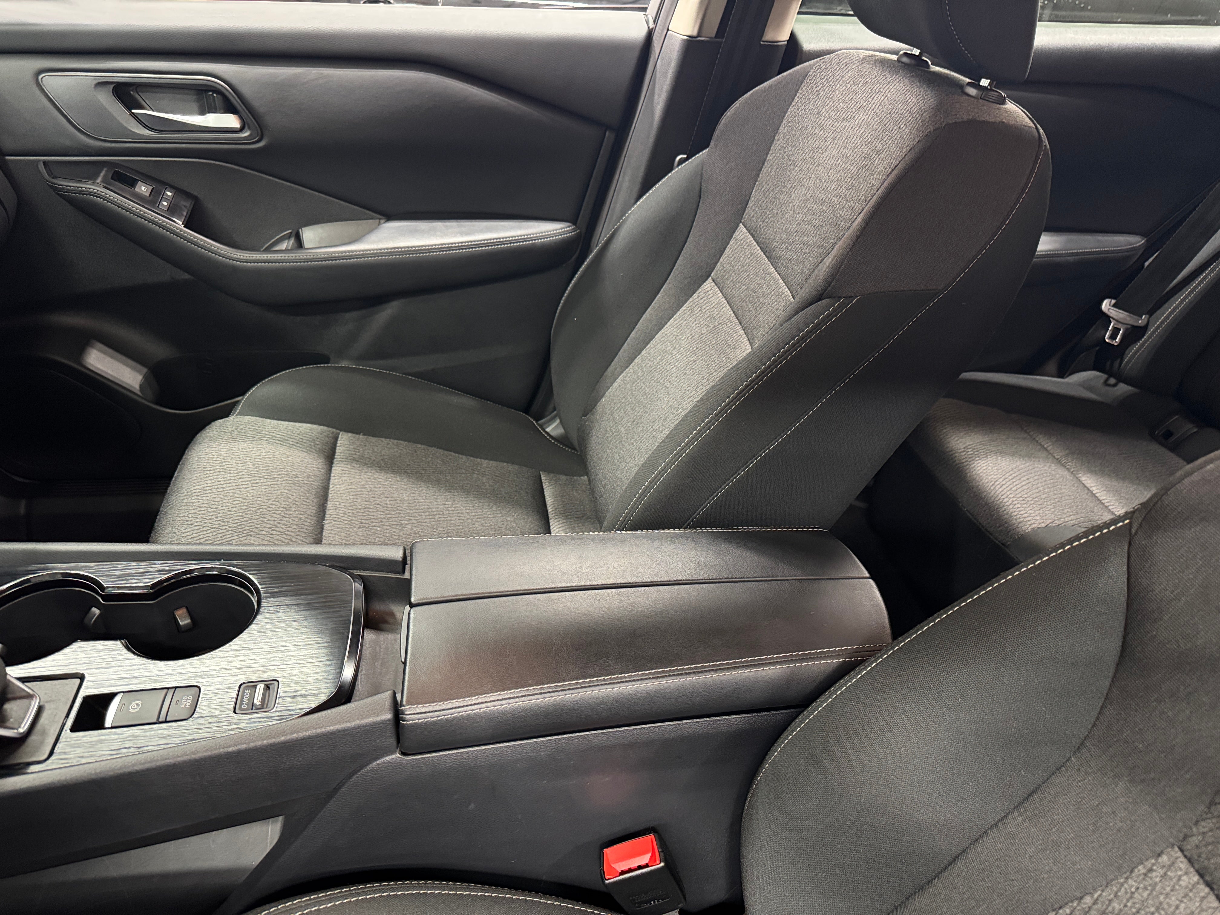 2024 Nissan Rogue SV 2