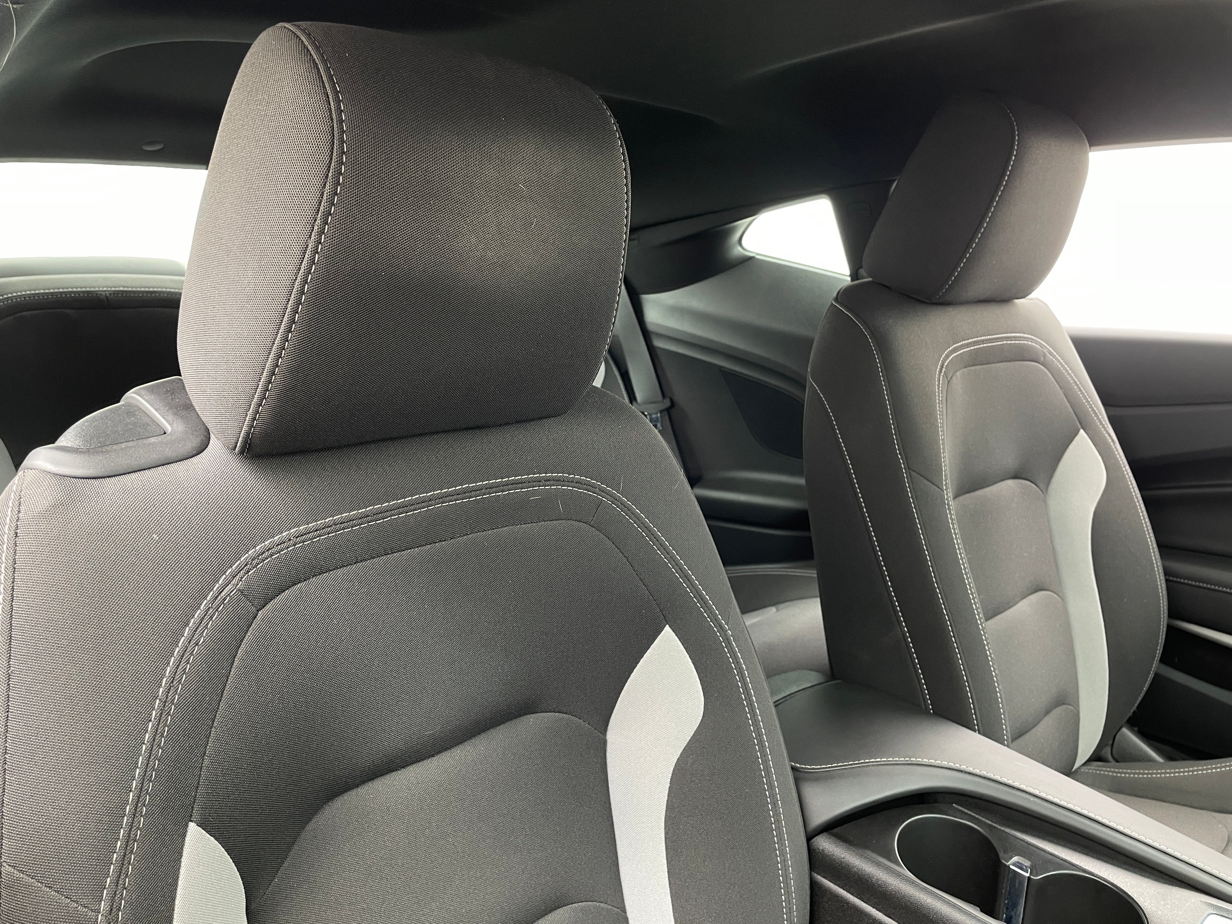 2022 Chevrolet Camaro LT 2
