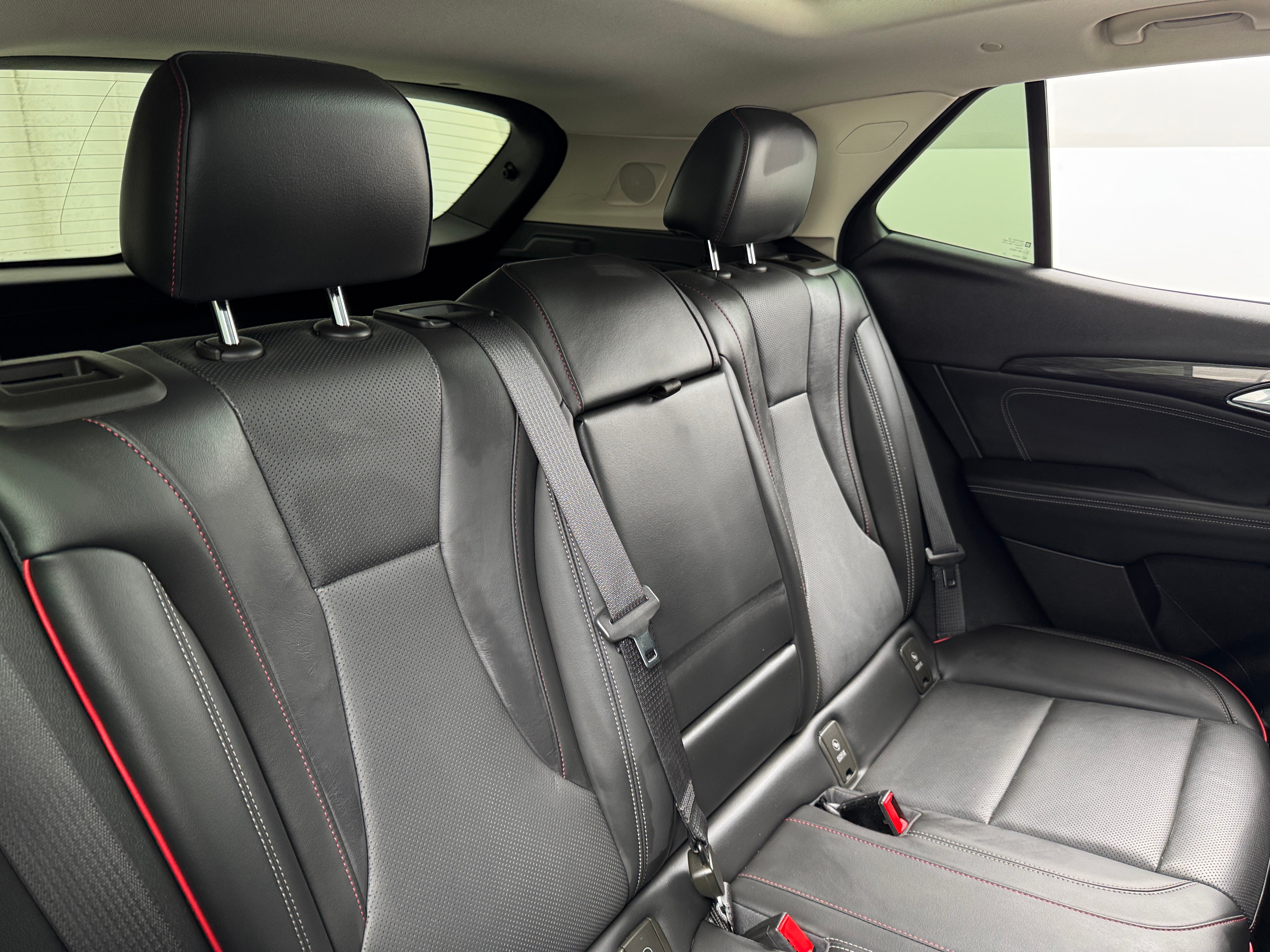 2023 Buick Envision Essence 5