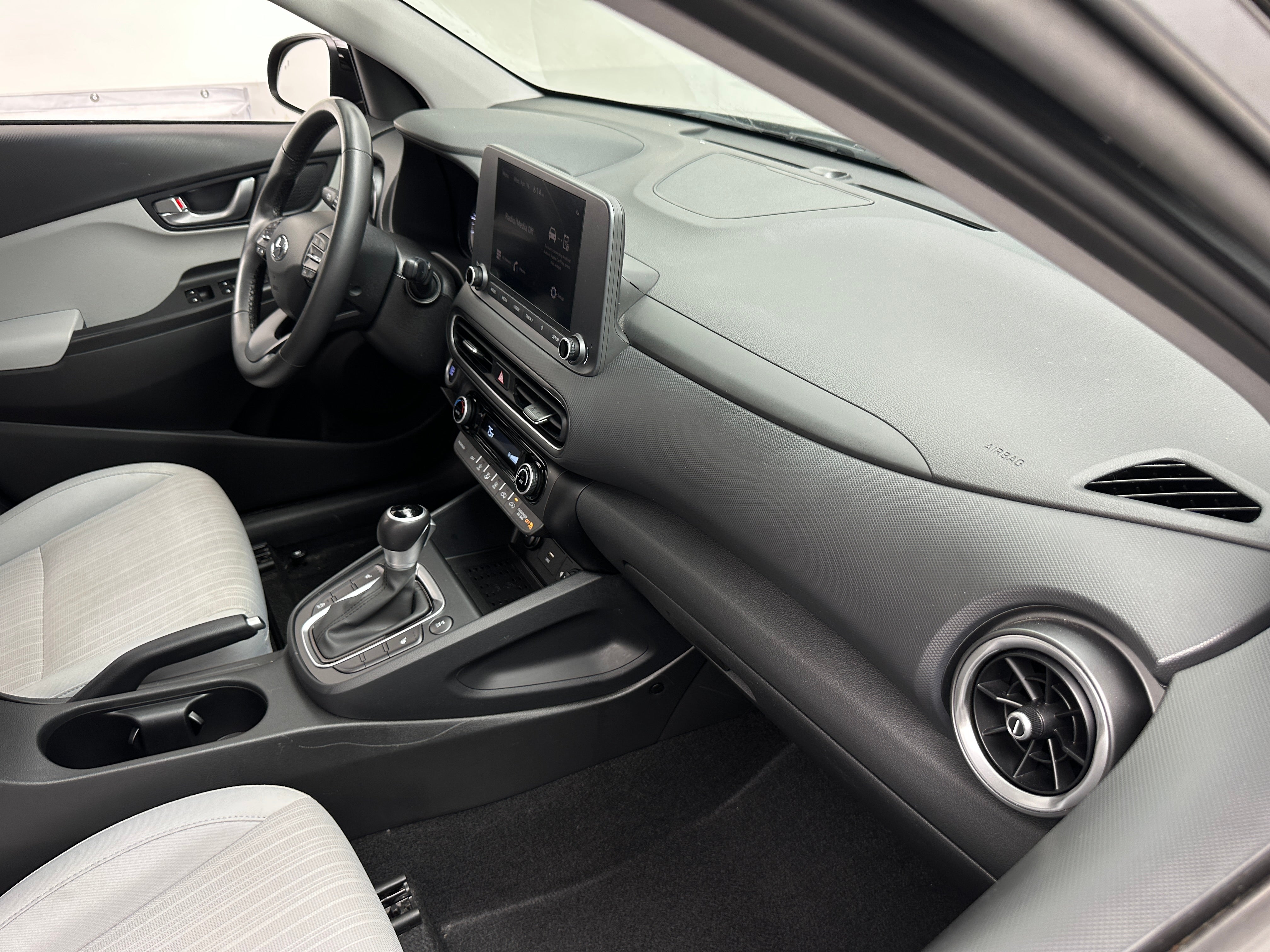 2022 Hyundai Kona SEL 3