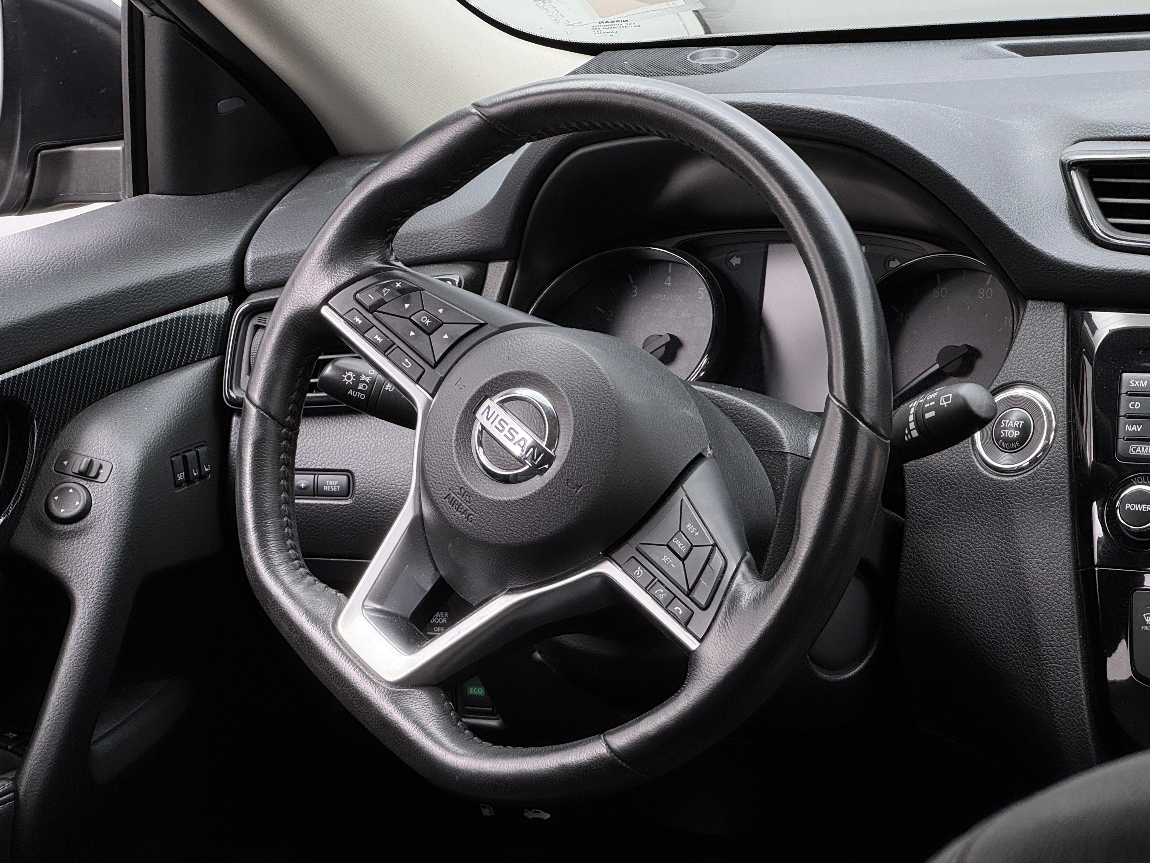 2017 Nissan Rogue SL 4