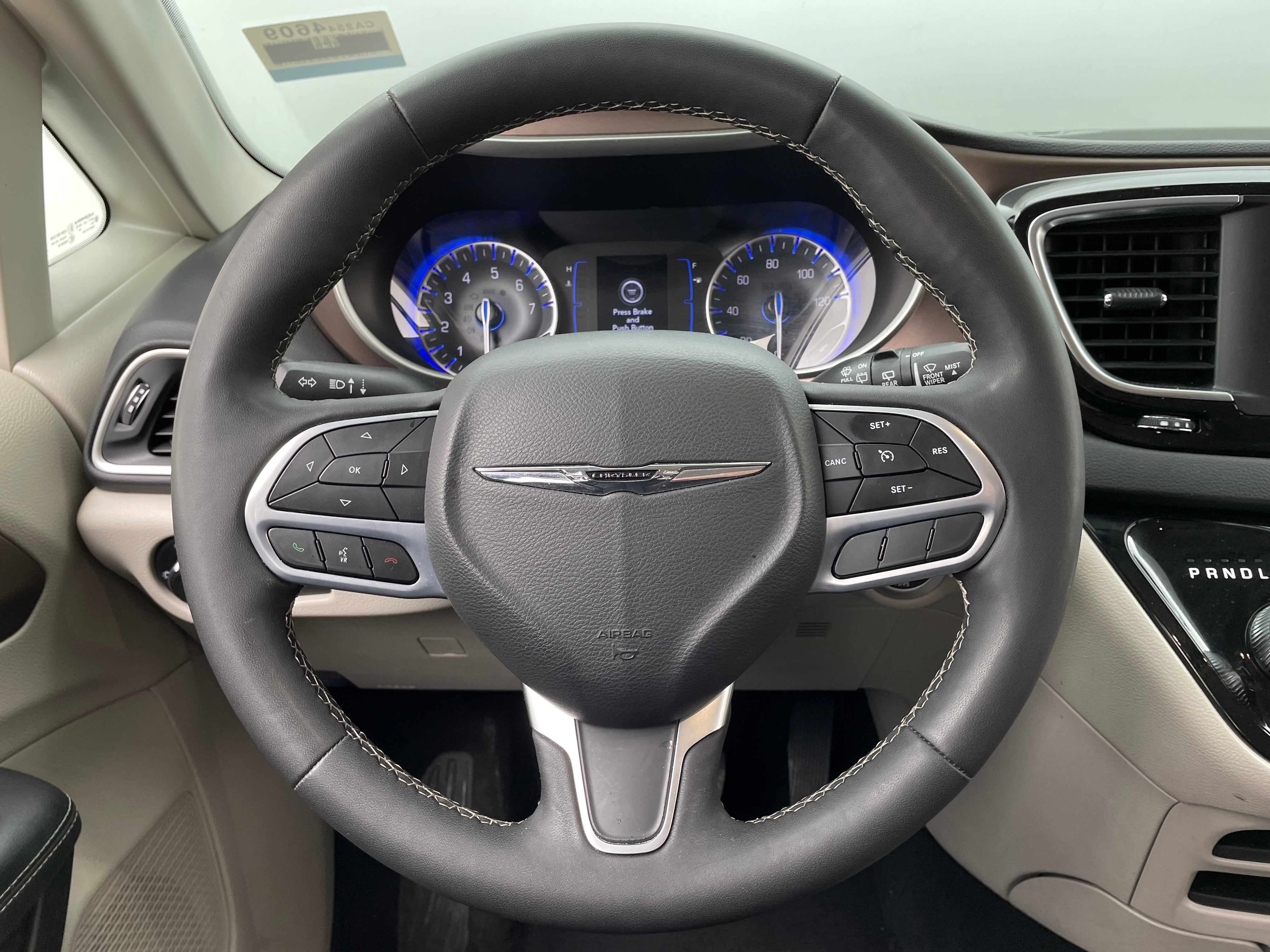 2023 Chrysler Voyager LX 5