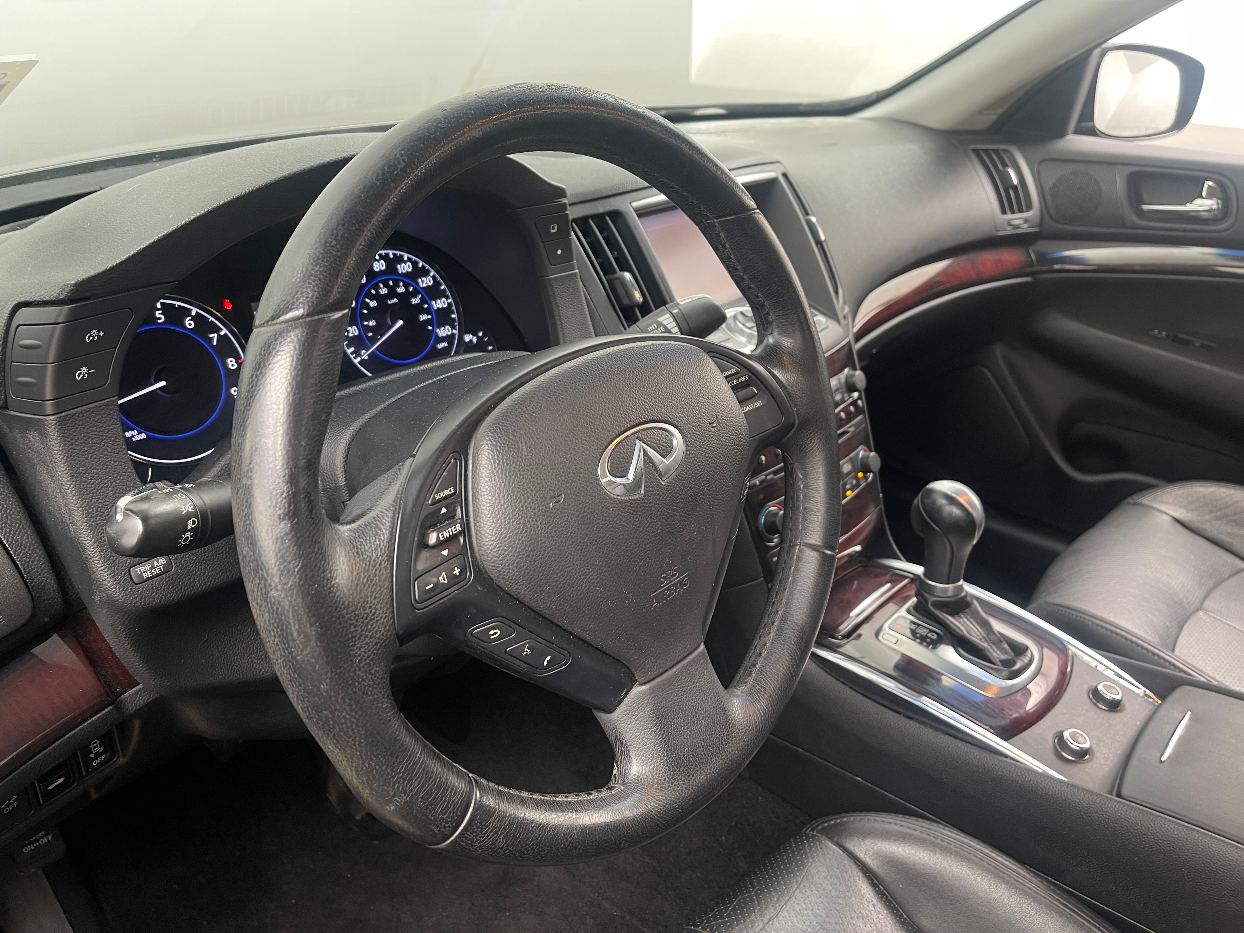 2013 INFINITI G37 Journey 3
