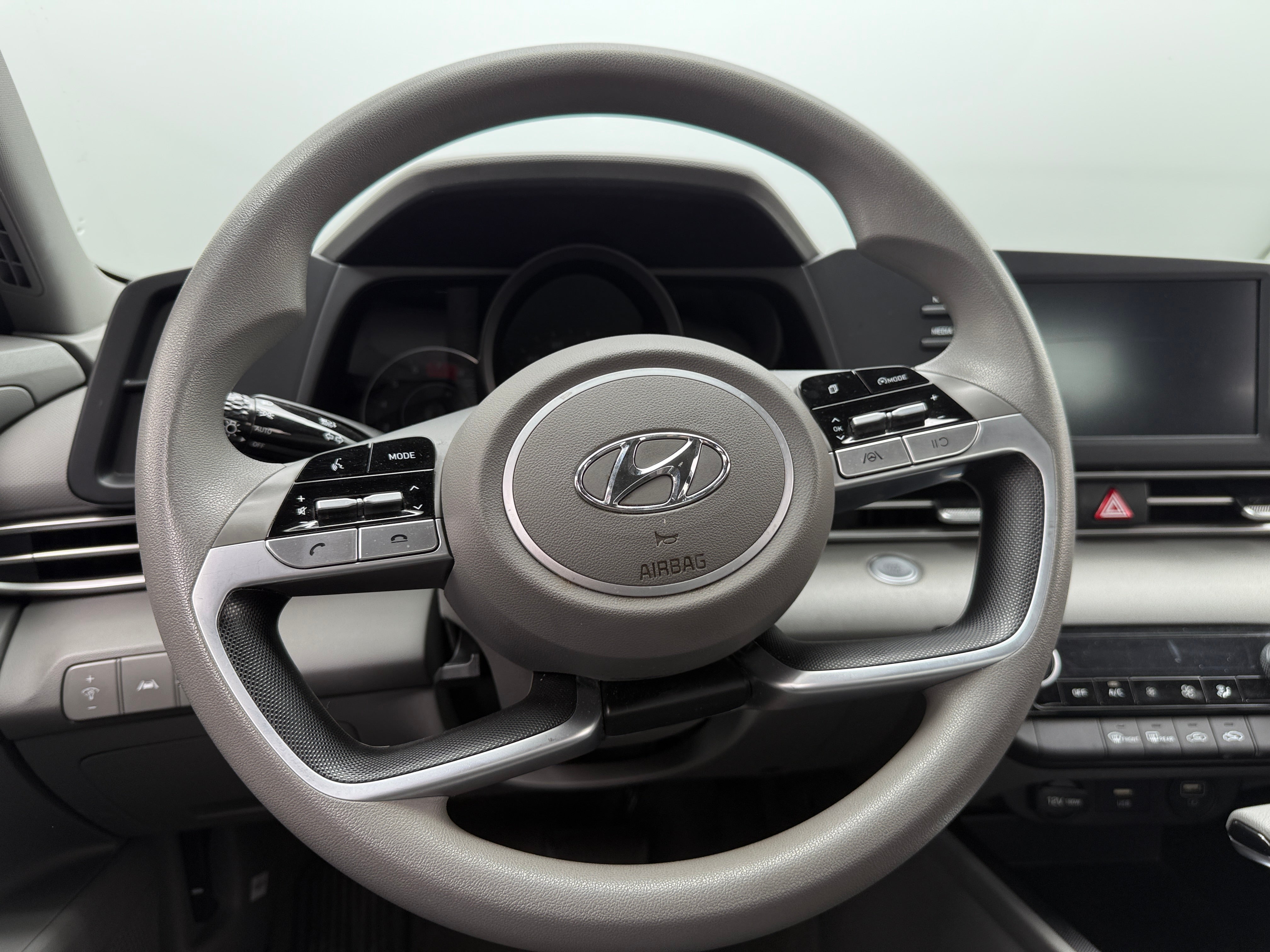 2023 Hyundai Elantra SEL 5