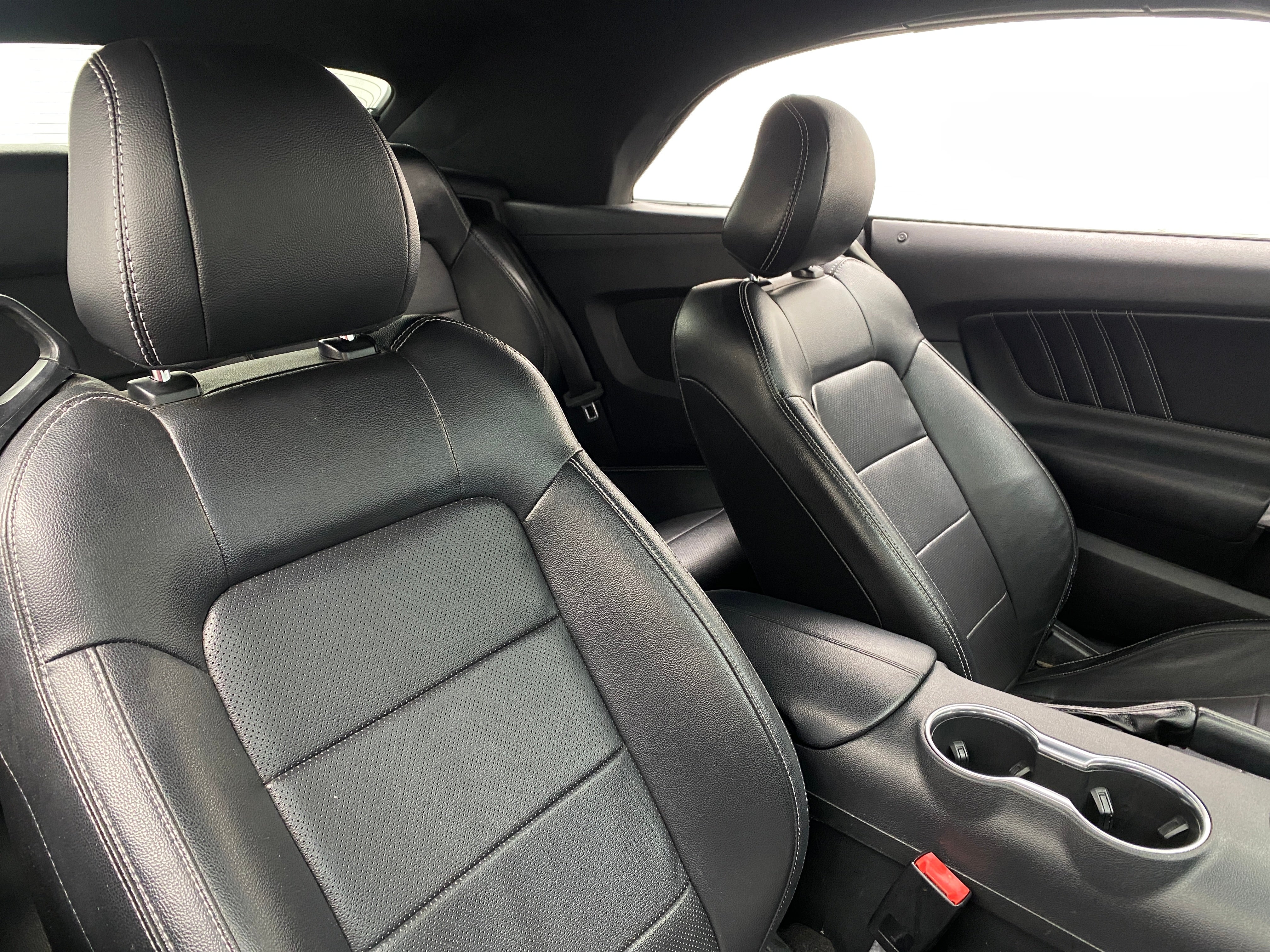 2022 Ford Mustang  2