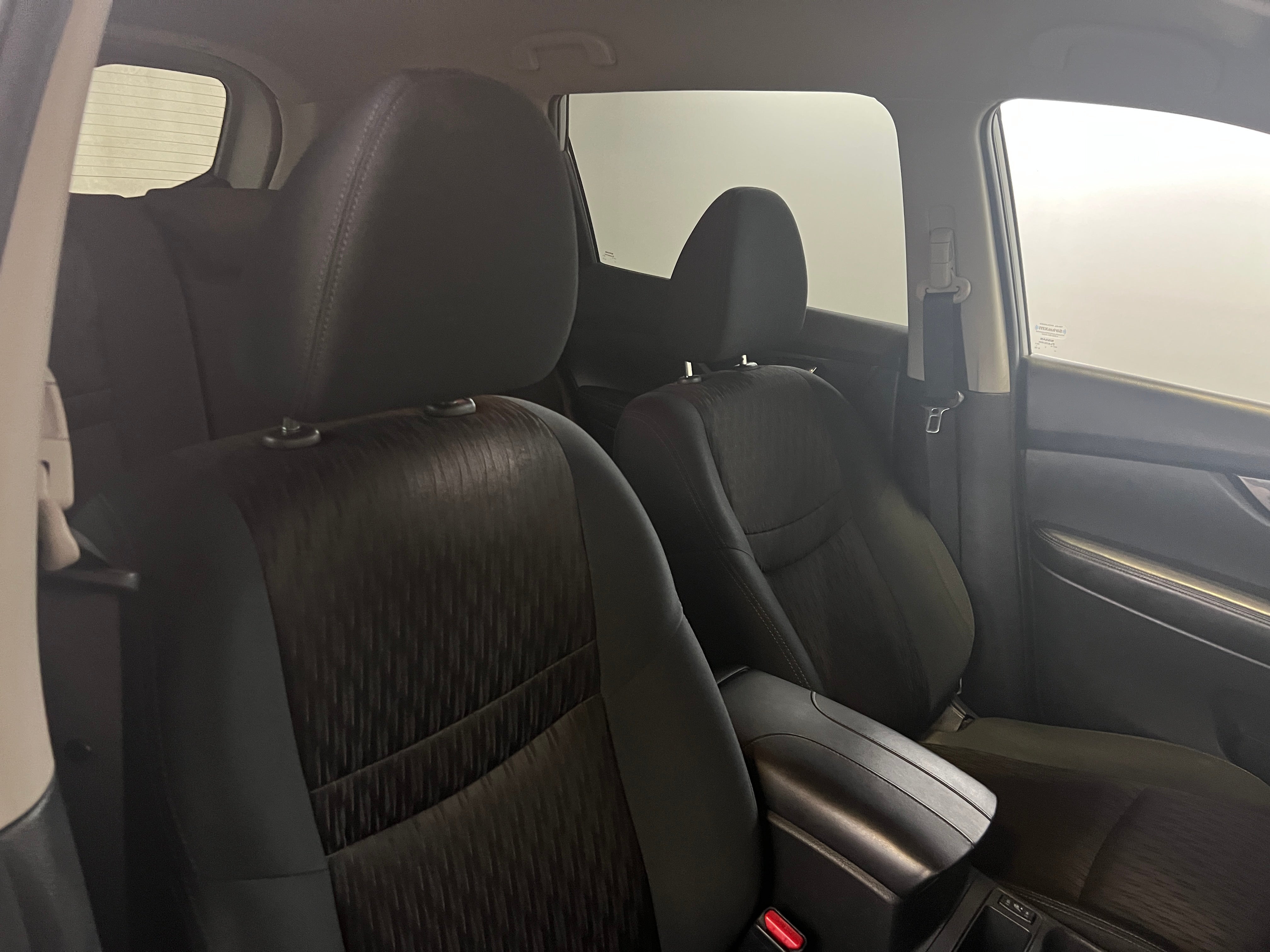 2017 Nissan Rogue SV 2
