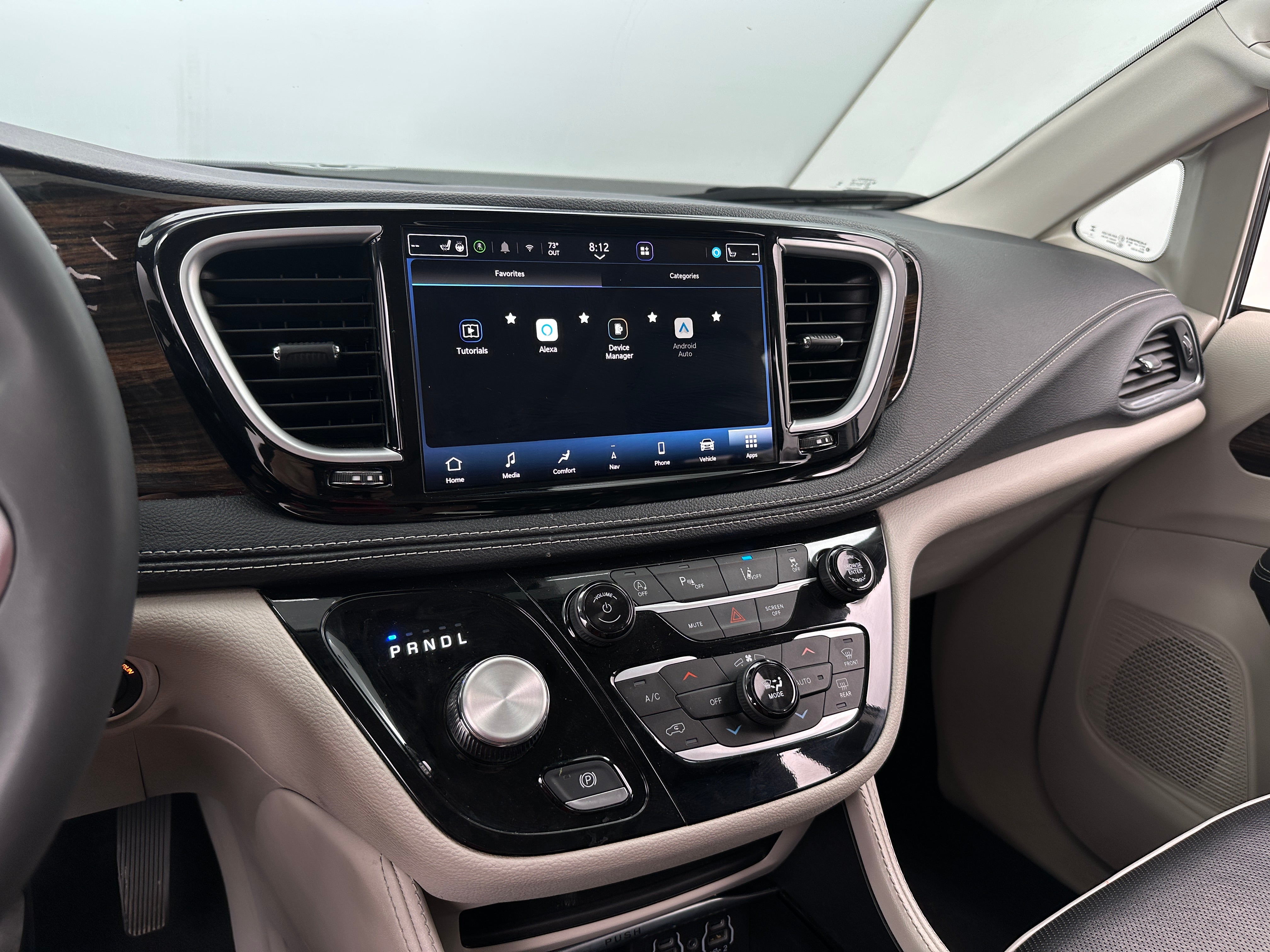 2023 Chrysler Pacifica Limited 3