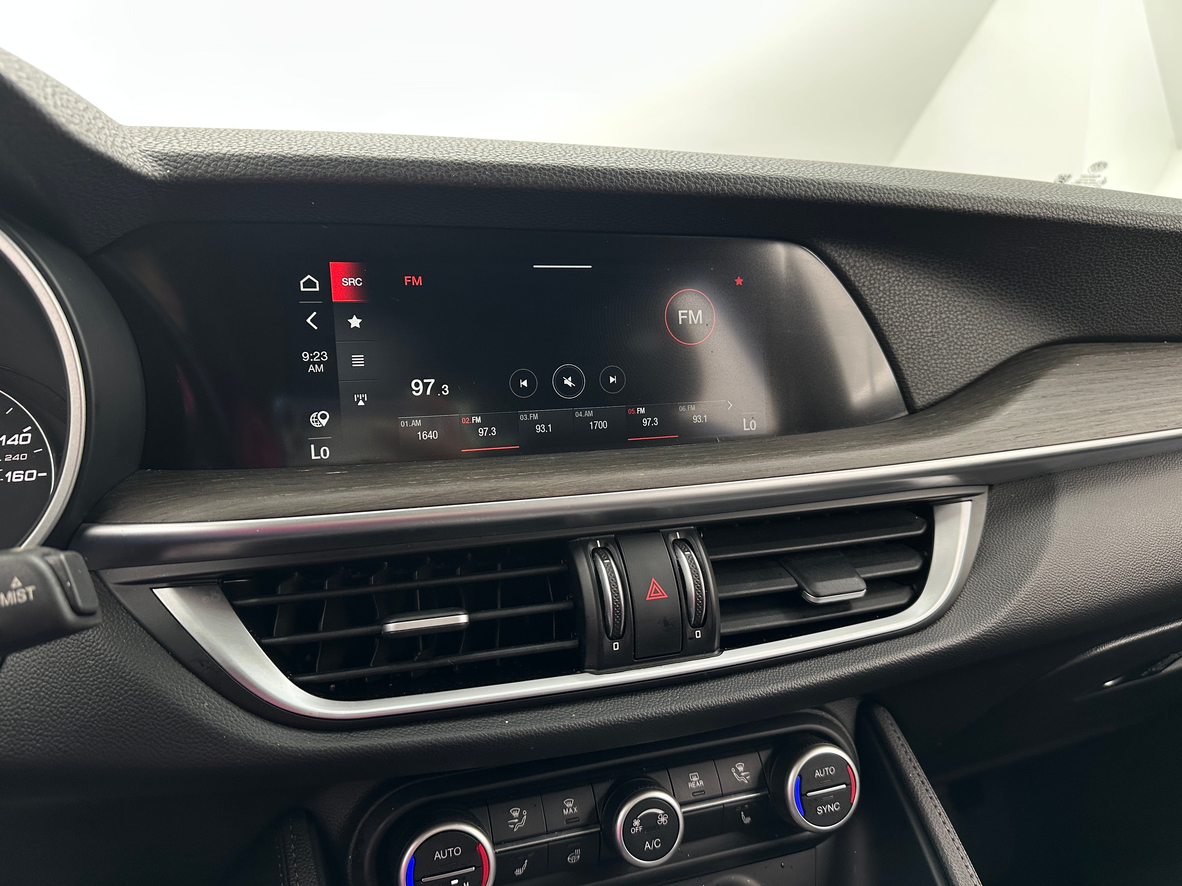 2022 Alfa Romeo Stelvio Ti 3