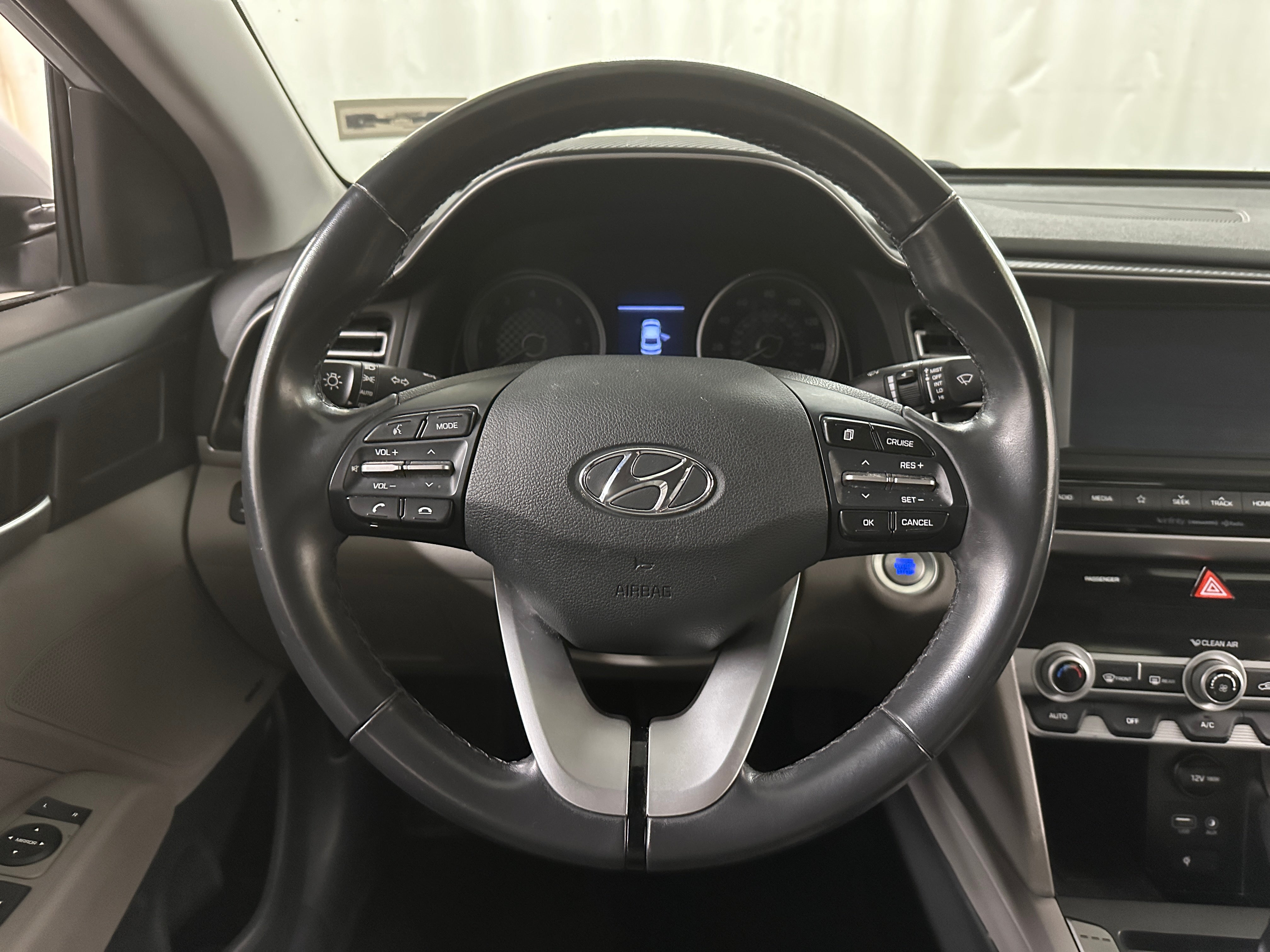 2020 Hyundai Elantra Limited Edition 4
