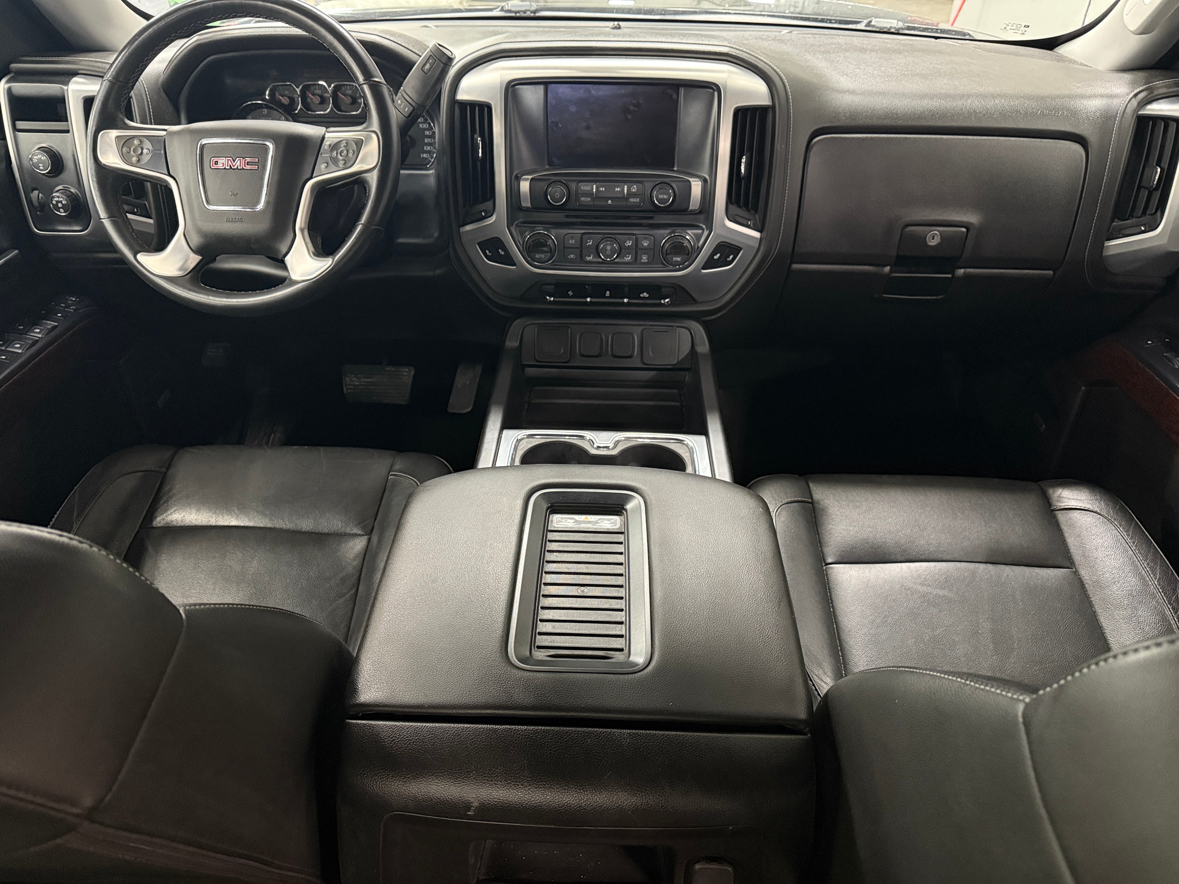 2018 GMC Sierra 1500 SLT 2