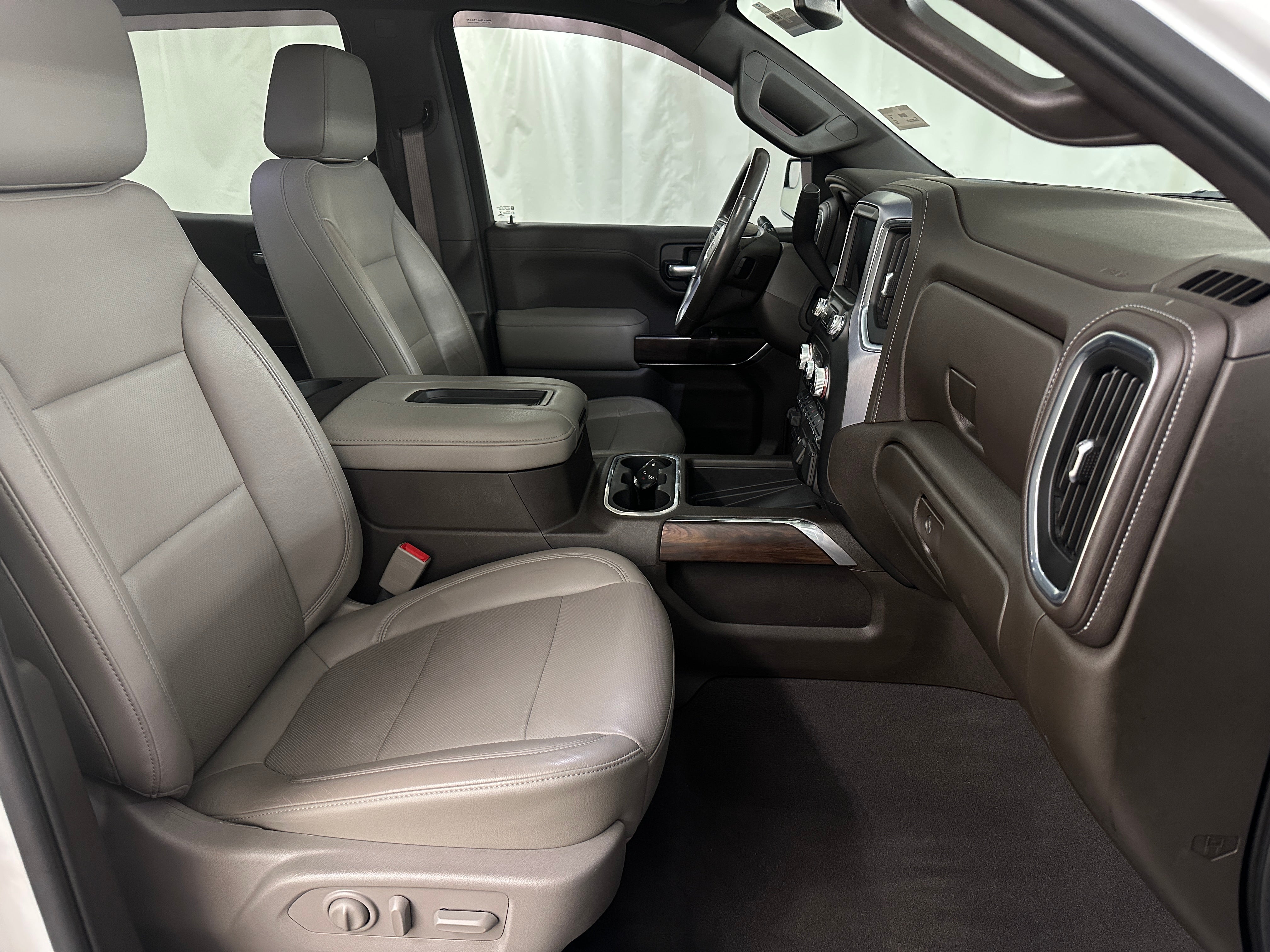 2020 GMC Sierra 1500 SLT 2