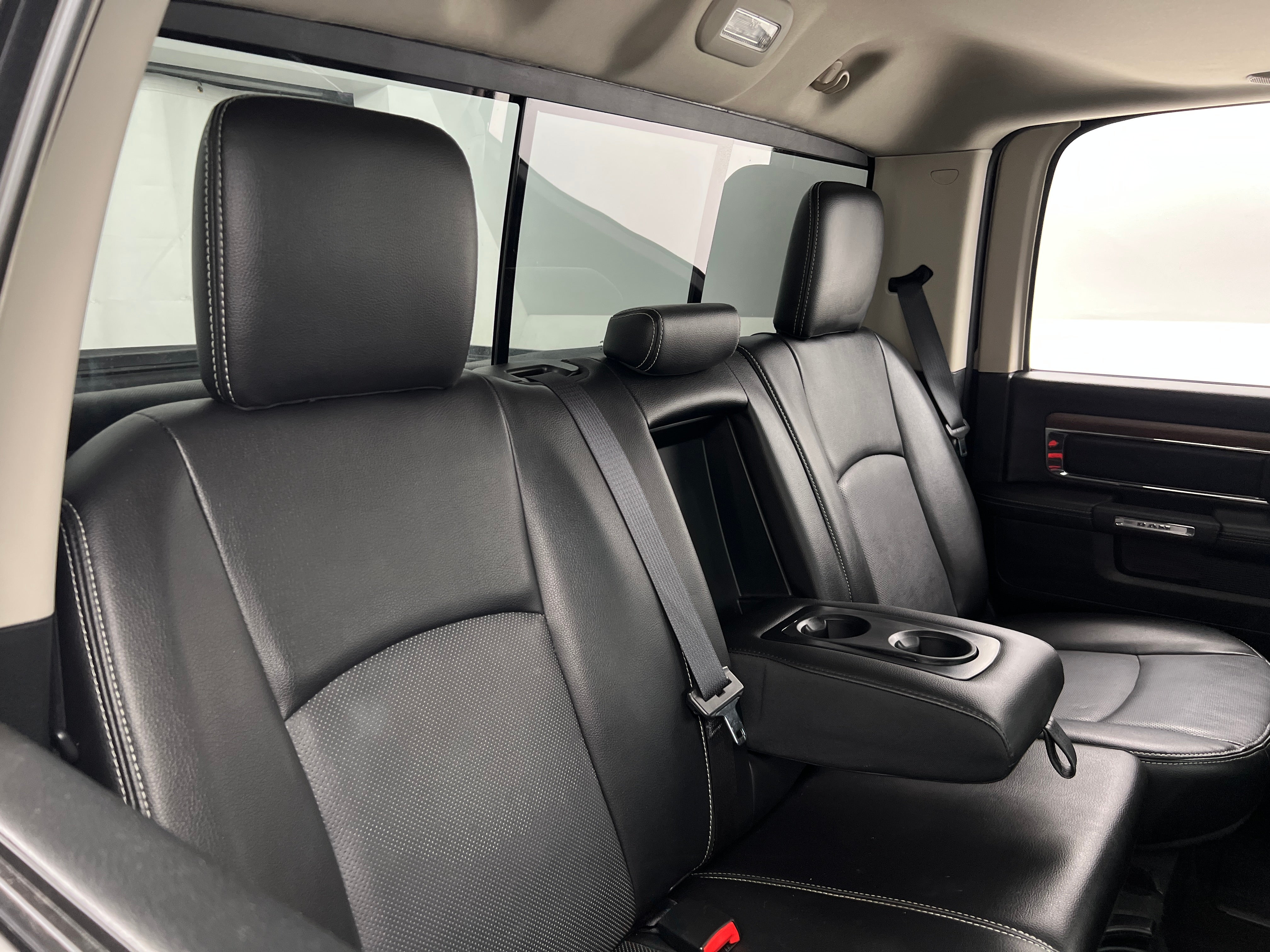 2016 RAM 1500 Laramie 5