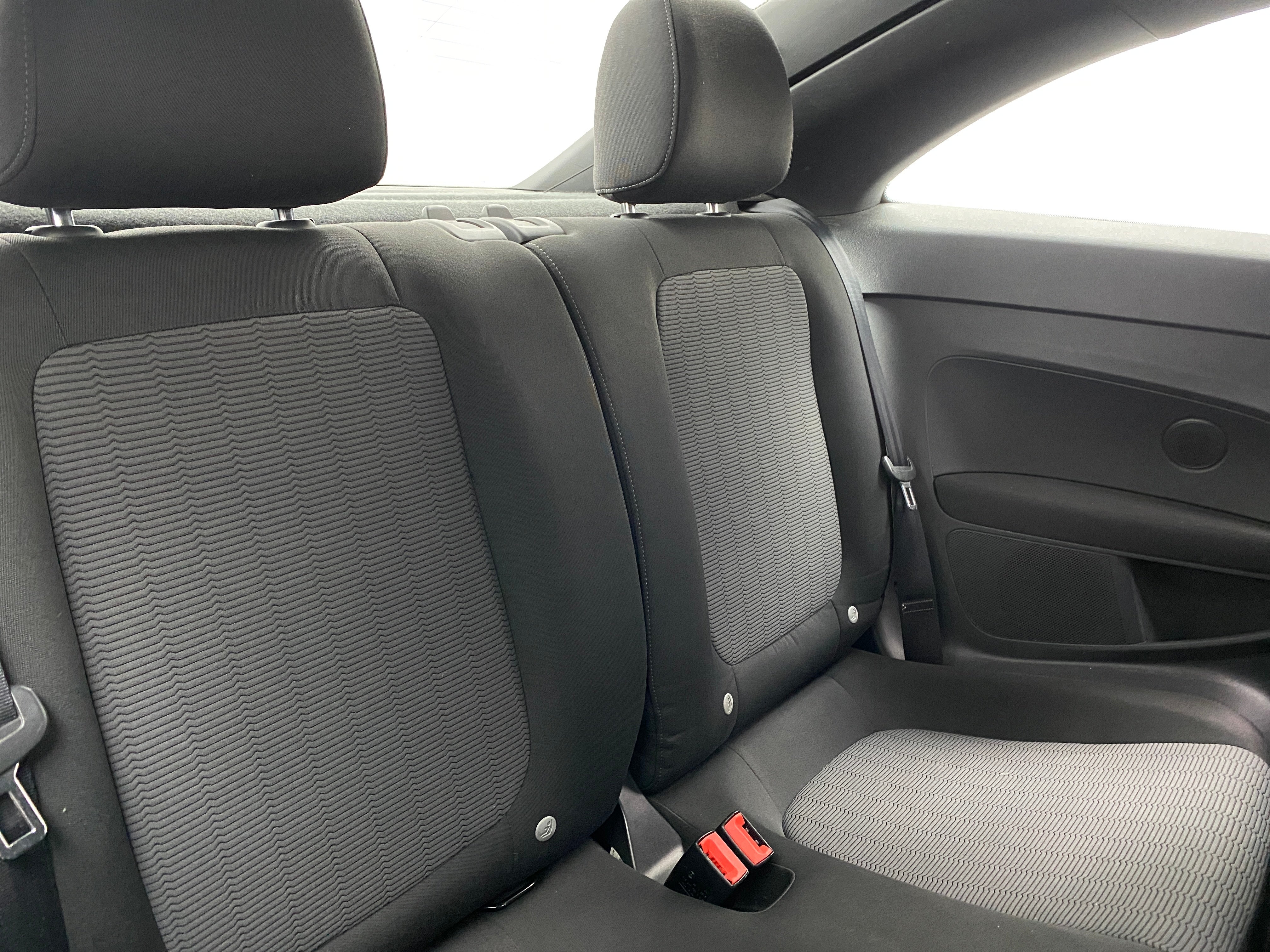 2014 Volkswagen Beetle Entry 4