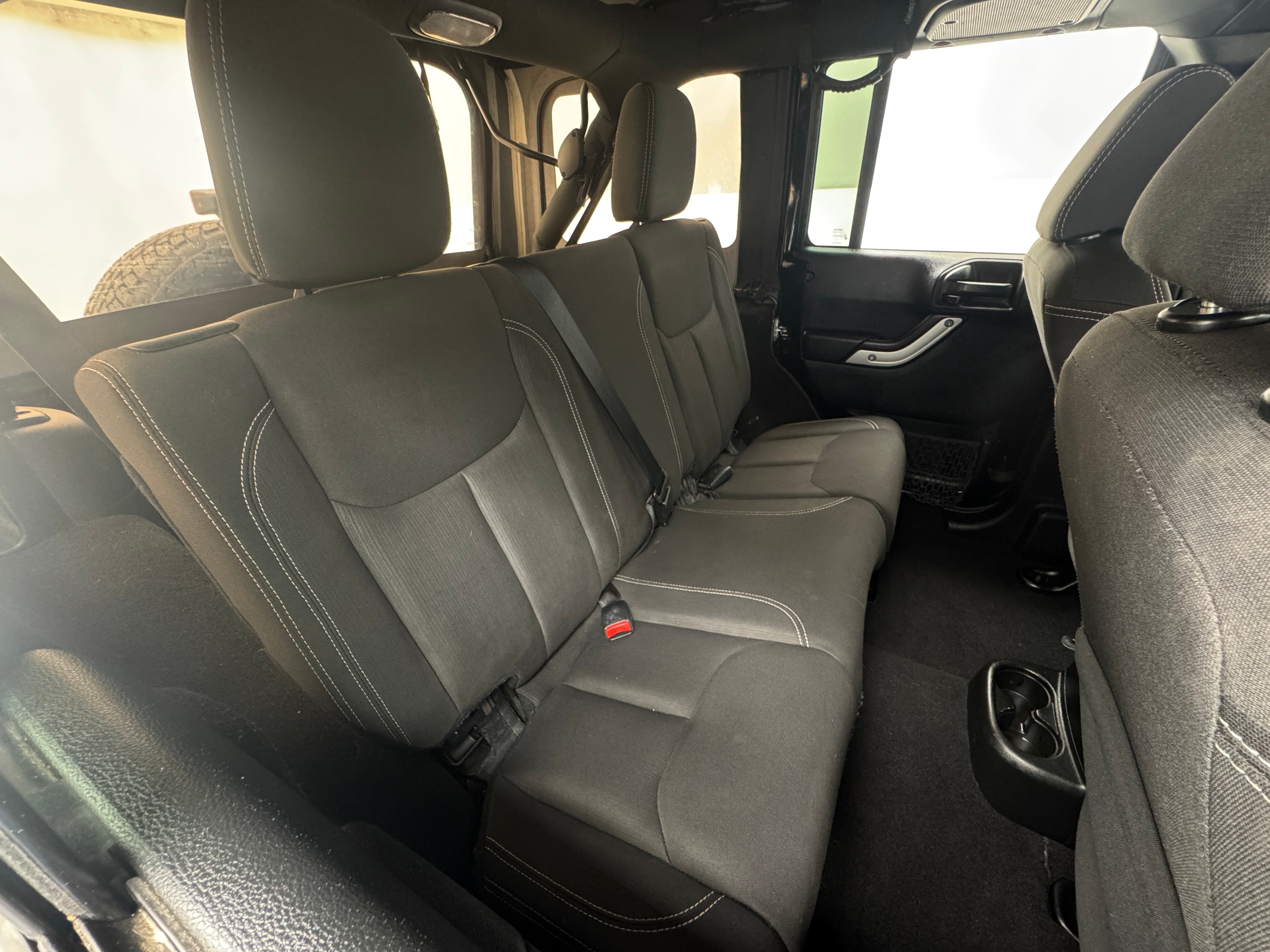 2017 Jeep Wrangler Unlimited Sahara 6