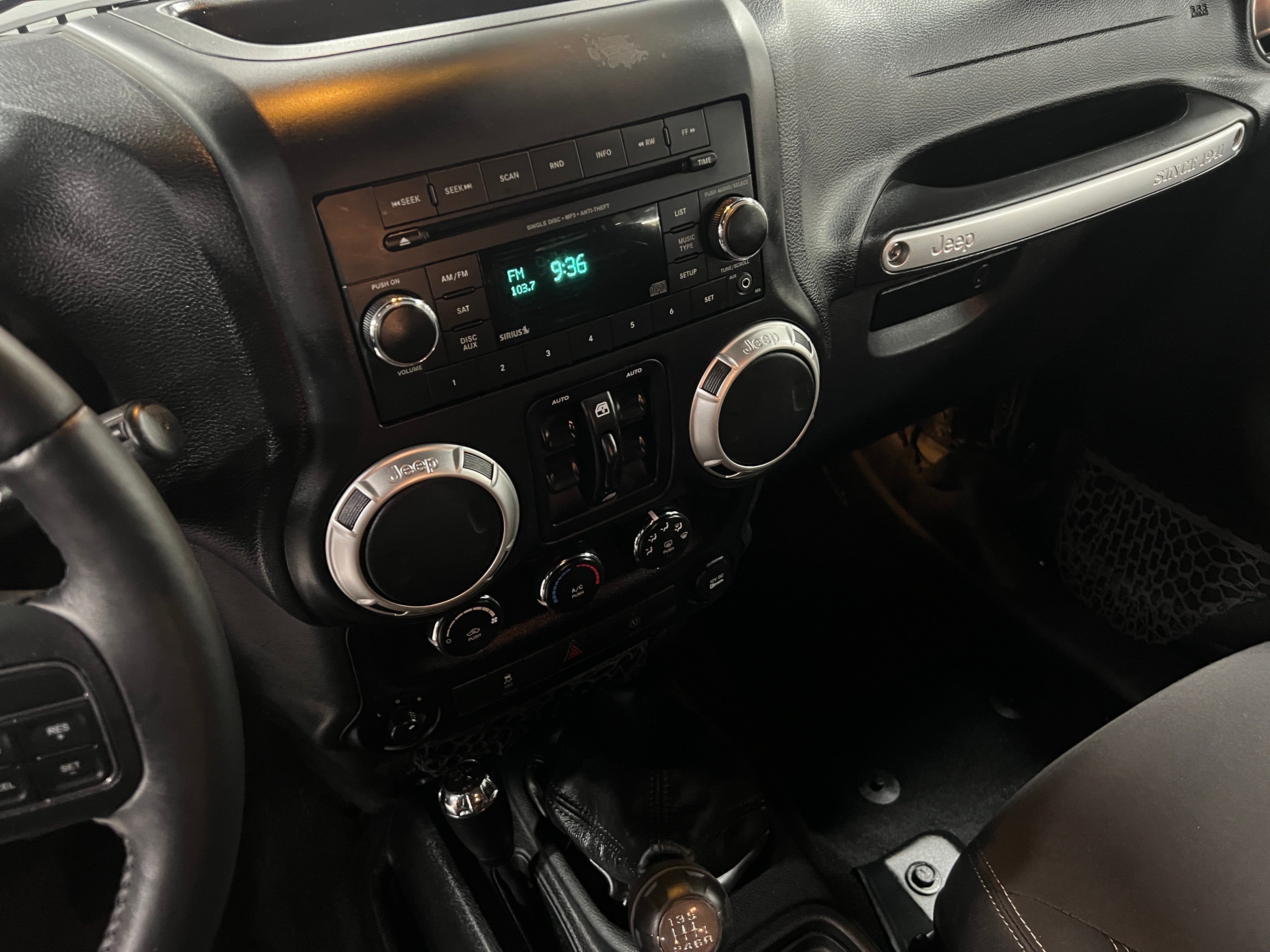 2017 Jeep Wrangler Unlimited Sahara 4