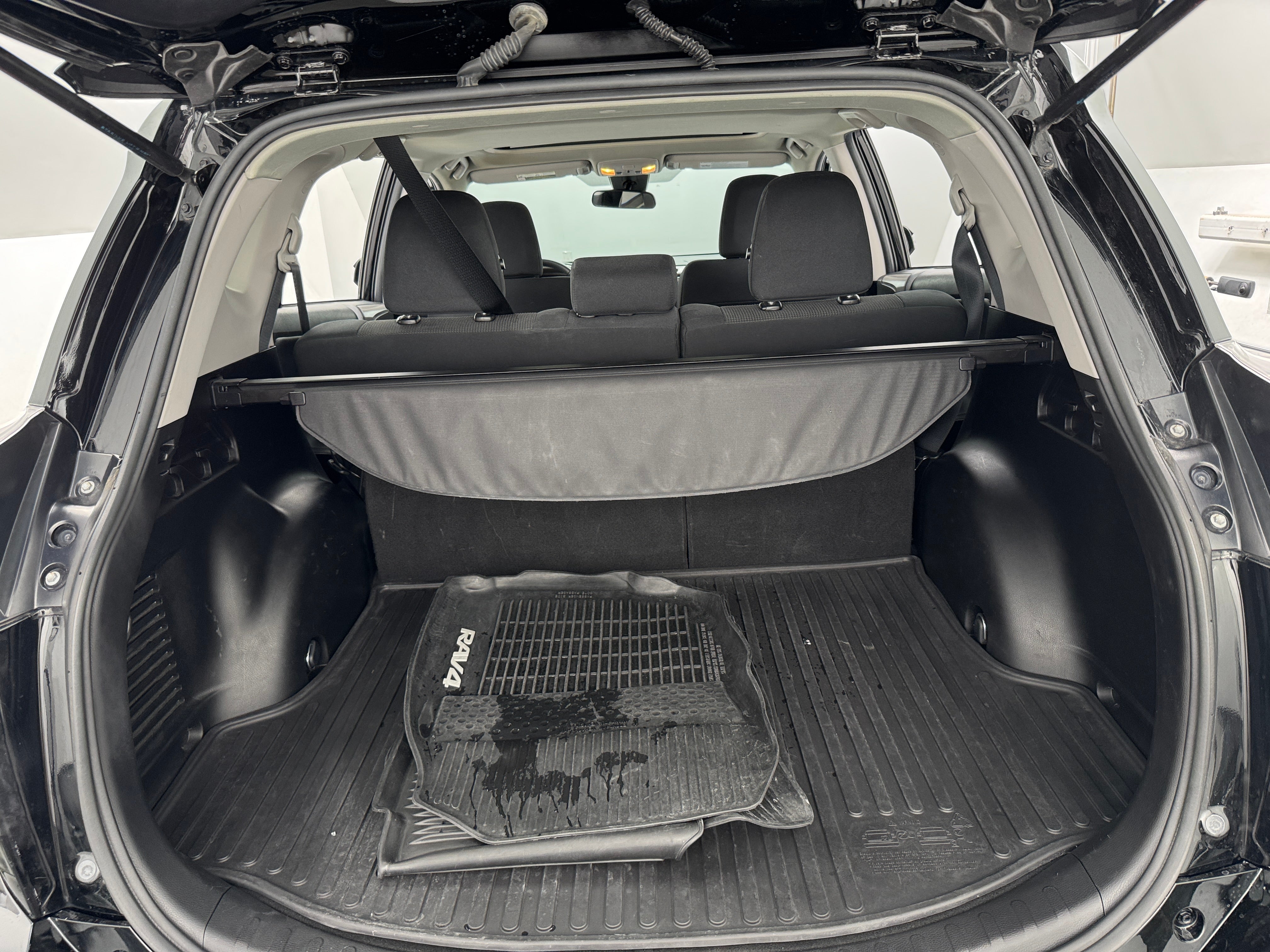 2018 Toyota RAV4 XLE 7