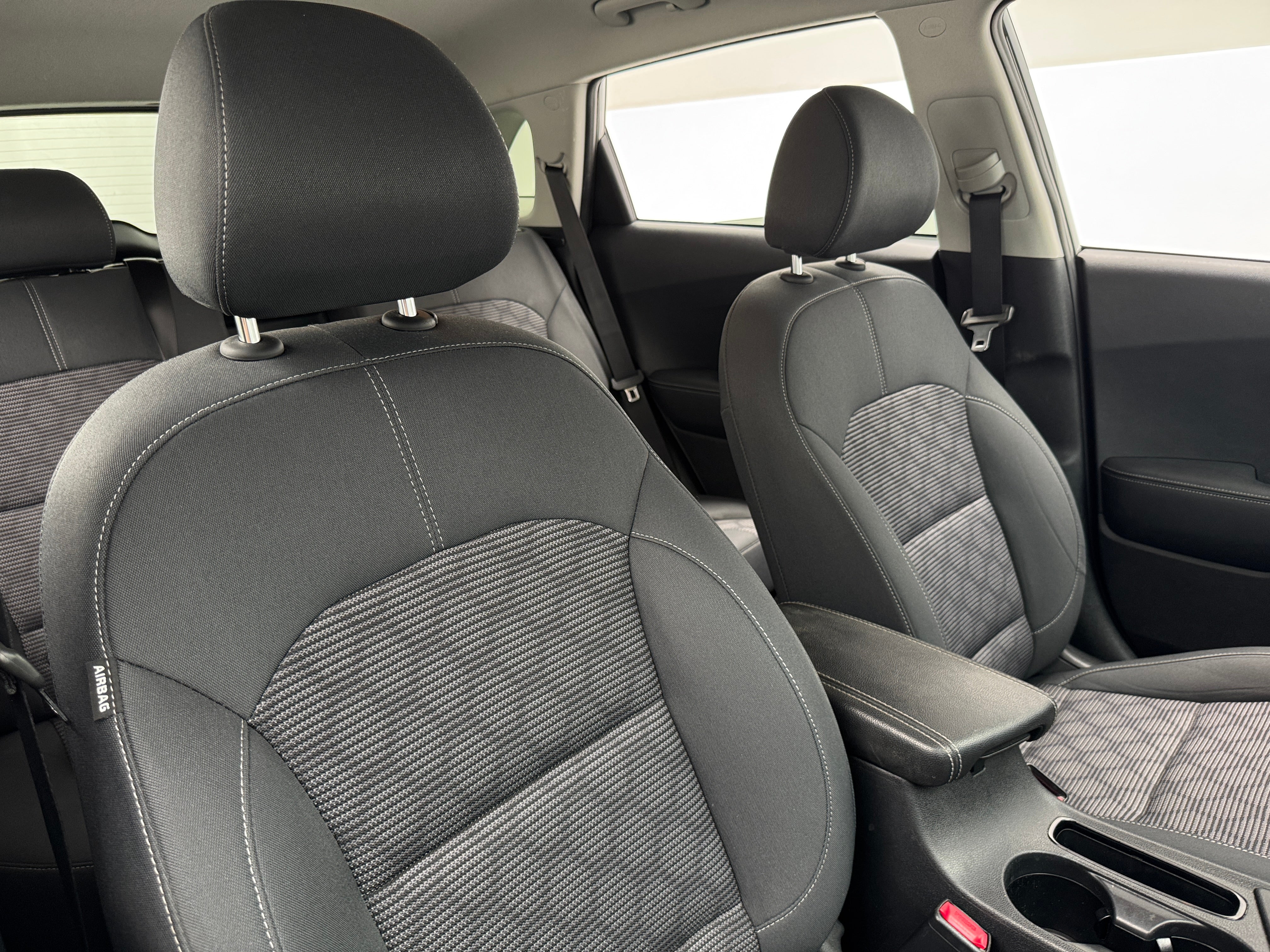 2022 Kia Niro LXS 2