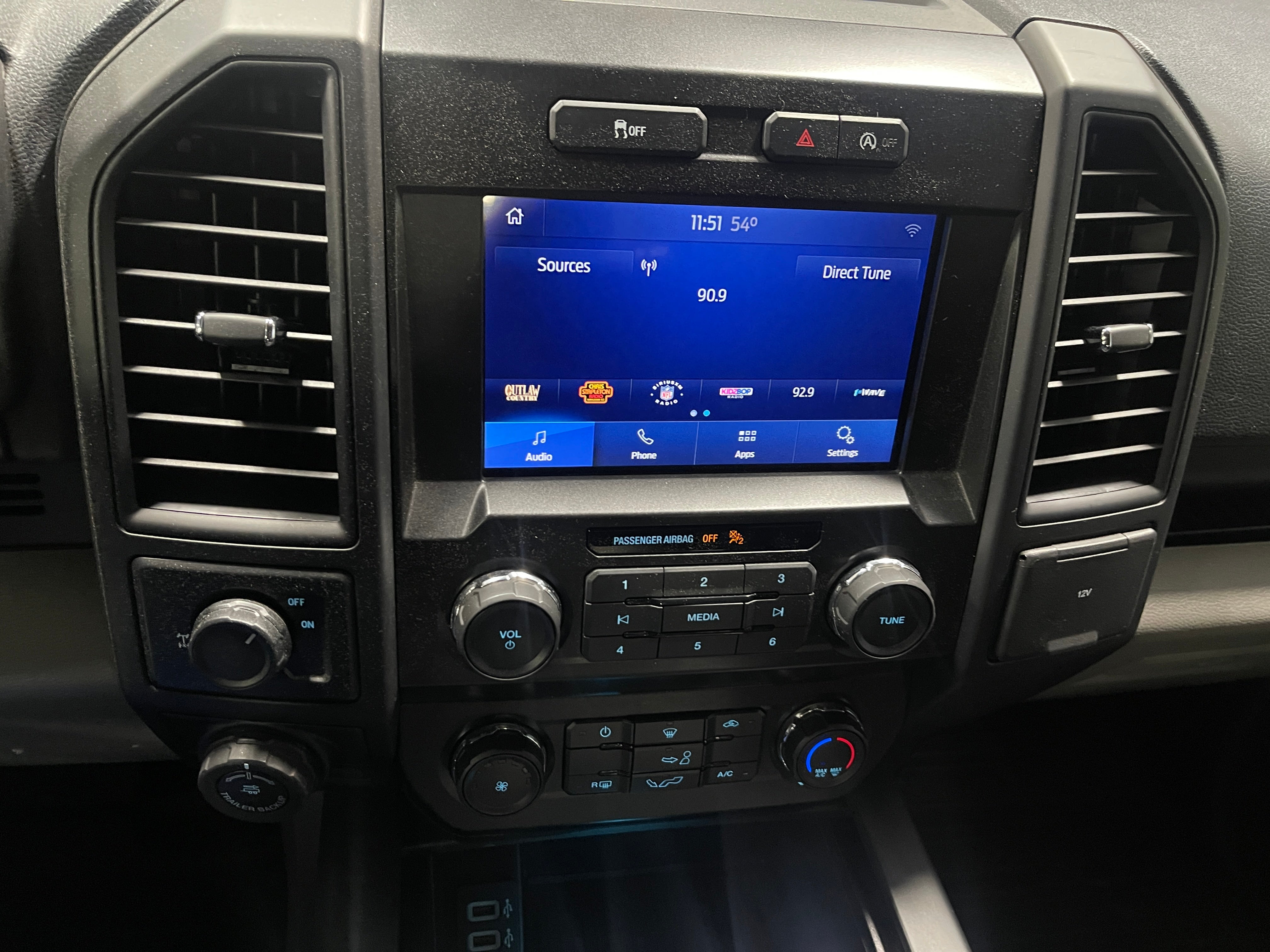 2020 Ford Econoline E-150 4