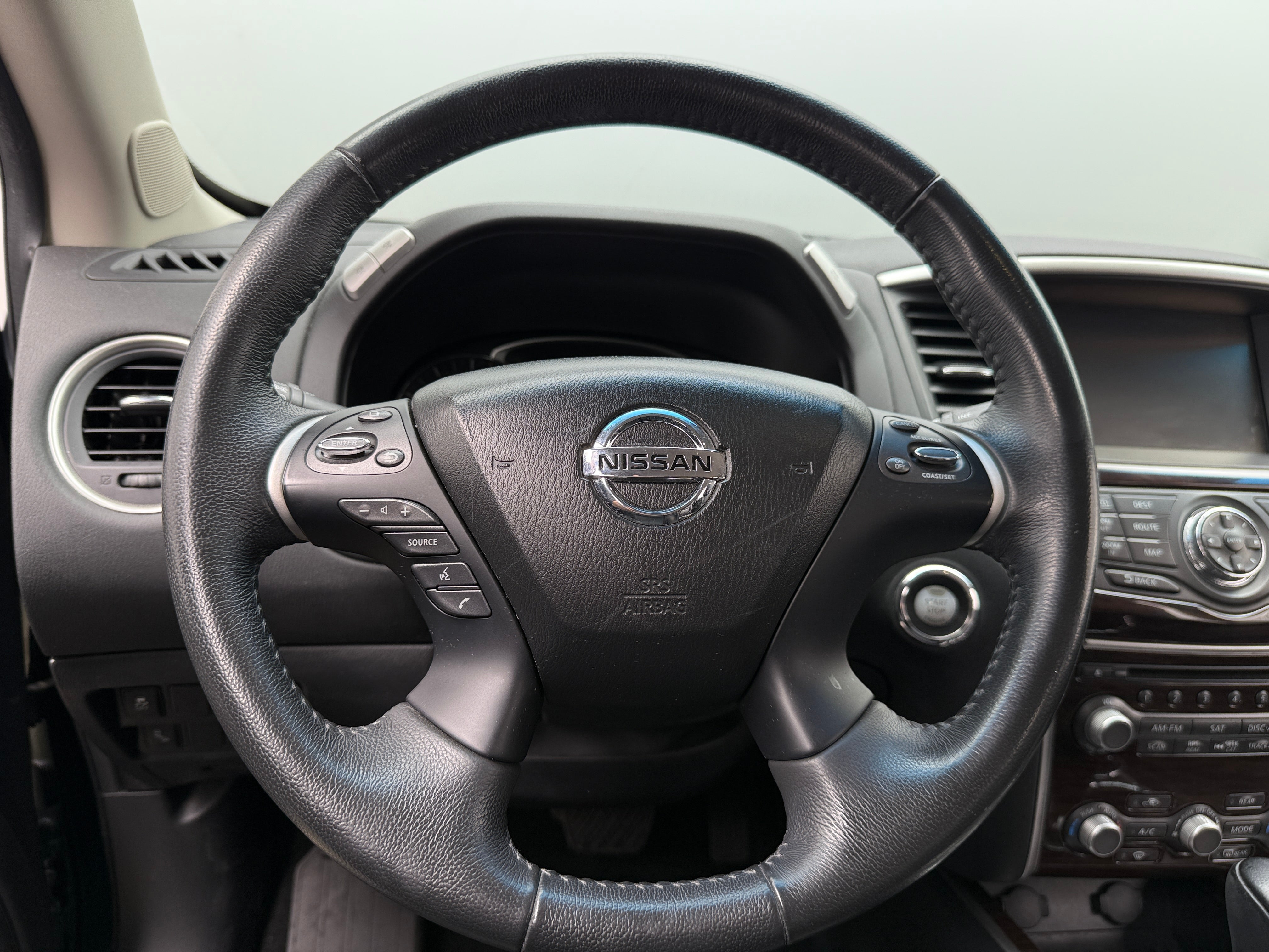2015 Nissan Pathfinder SL 4